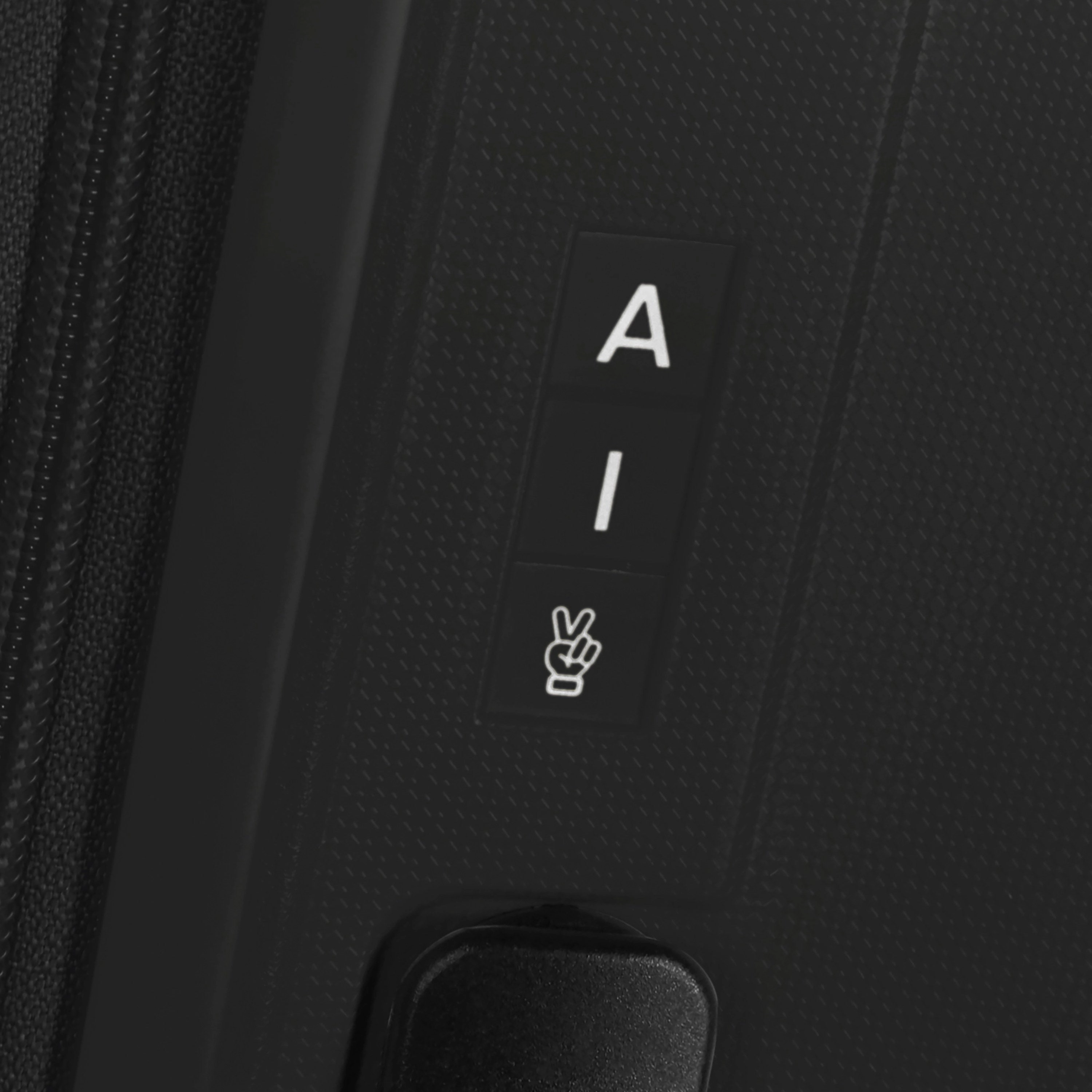 American Tourister Rejoy Spinner Expandable Large Luggage