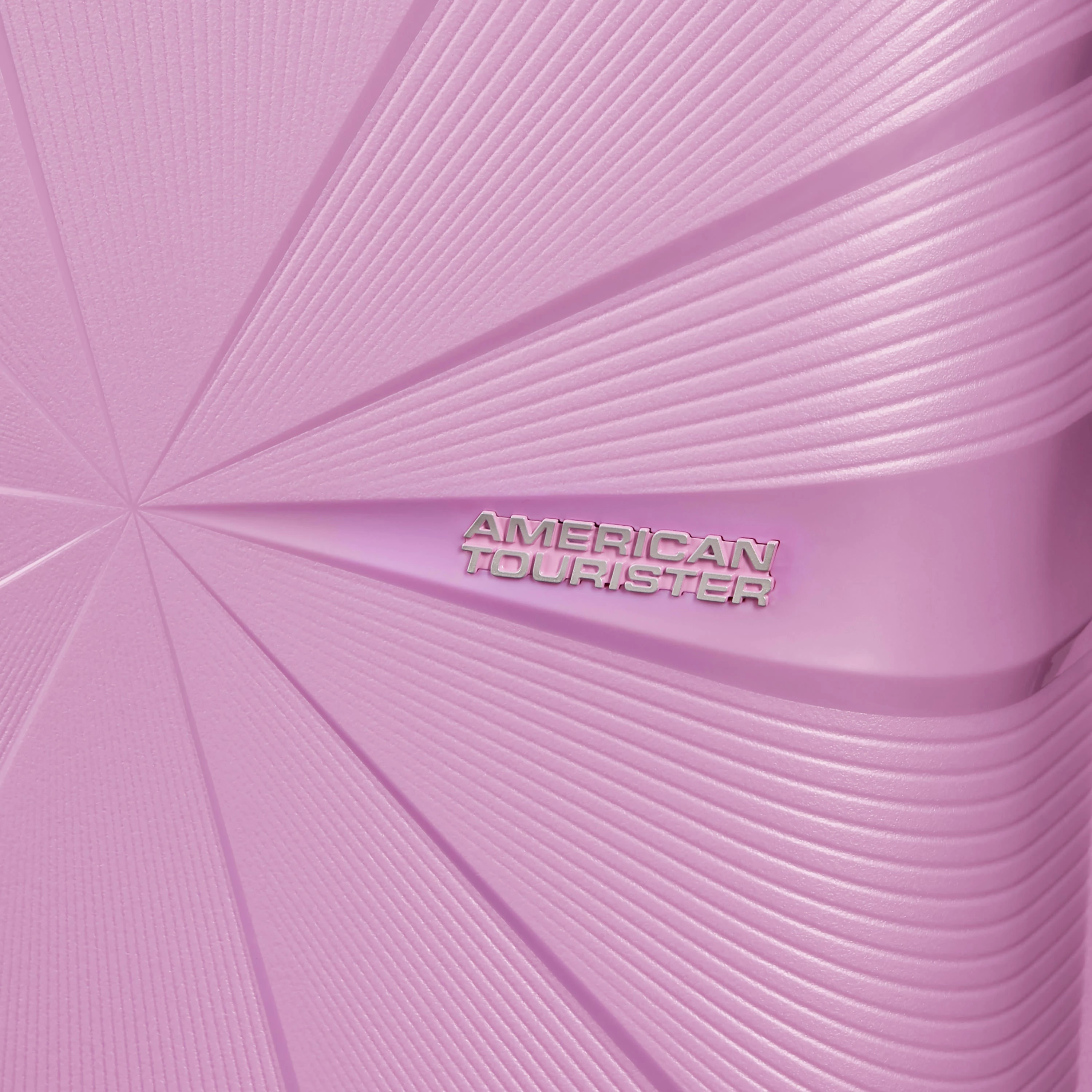 American Tourister StarVibe Spinner Large Expandable Luggage
