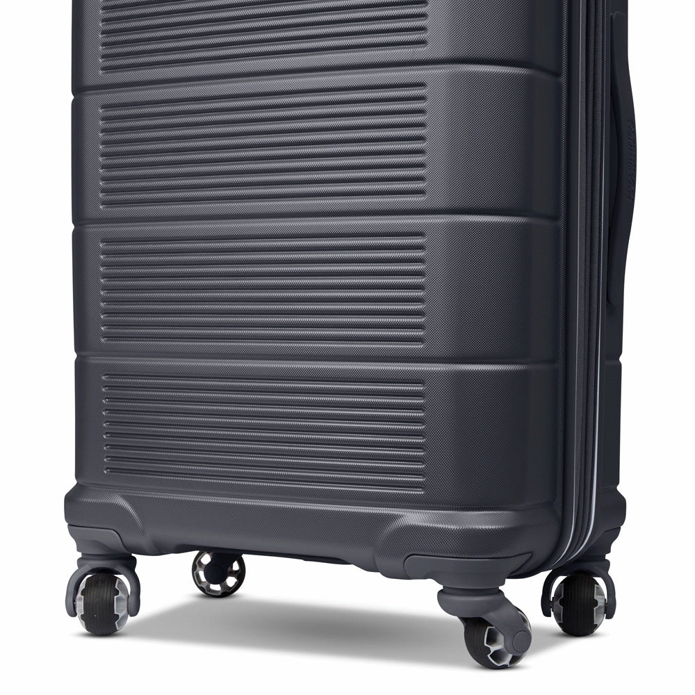 American Tourister Stratum 2.0 Medium 24" Hardside Spinner Luggage