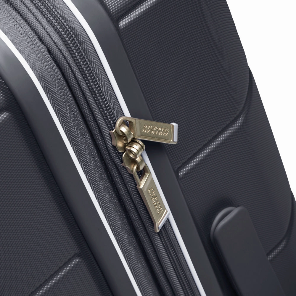 American Tourister Stratum 2.0 Medium 24" Hardside Spinner Luggage