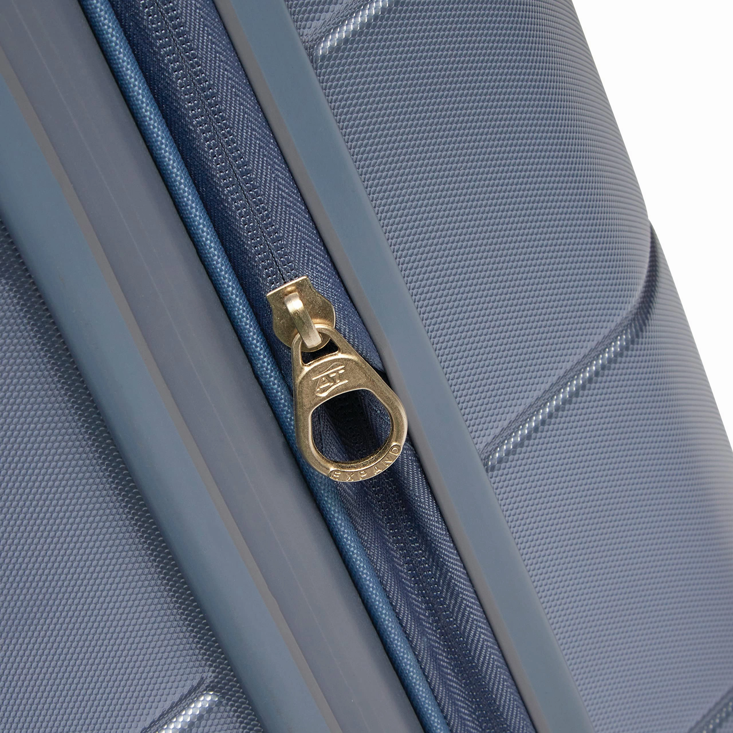 American Tourister Stratum 2.0 Medium 24" Hardside Spinner Luggage