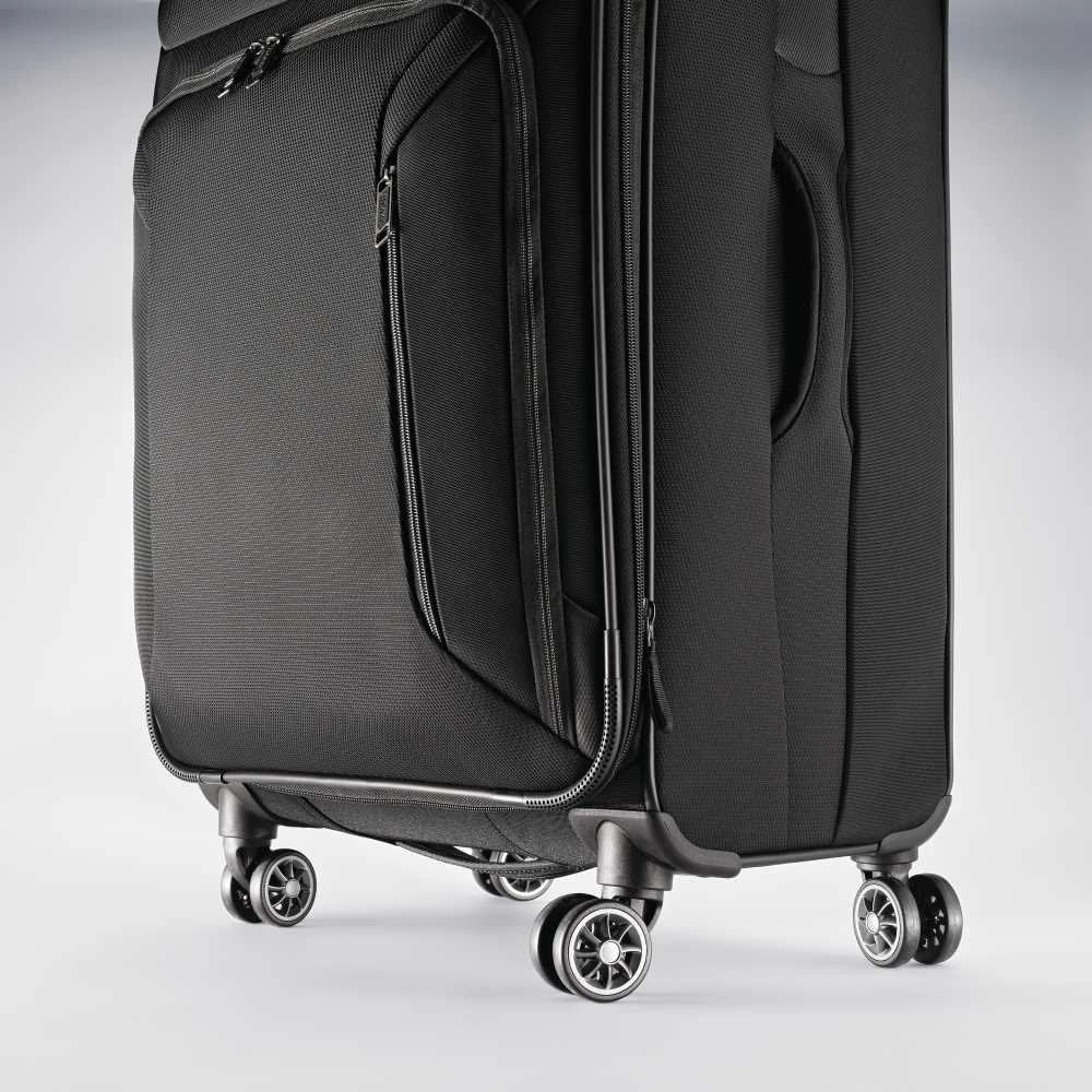 American Tourister Zoom 21" 4-Wheel Carry-On Luggage