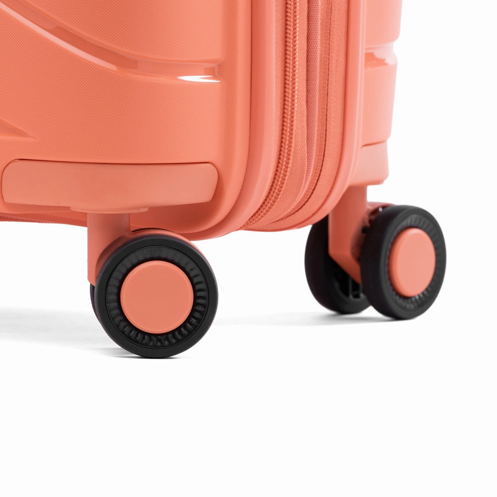 Atlantic Luggage Atlantic Convertible Medium to Large Checked Exp Hardside Spinner