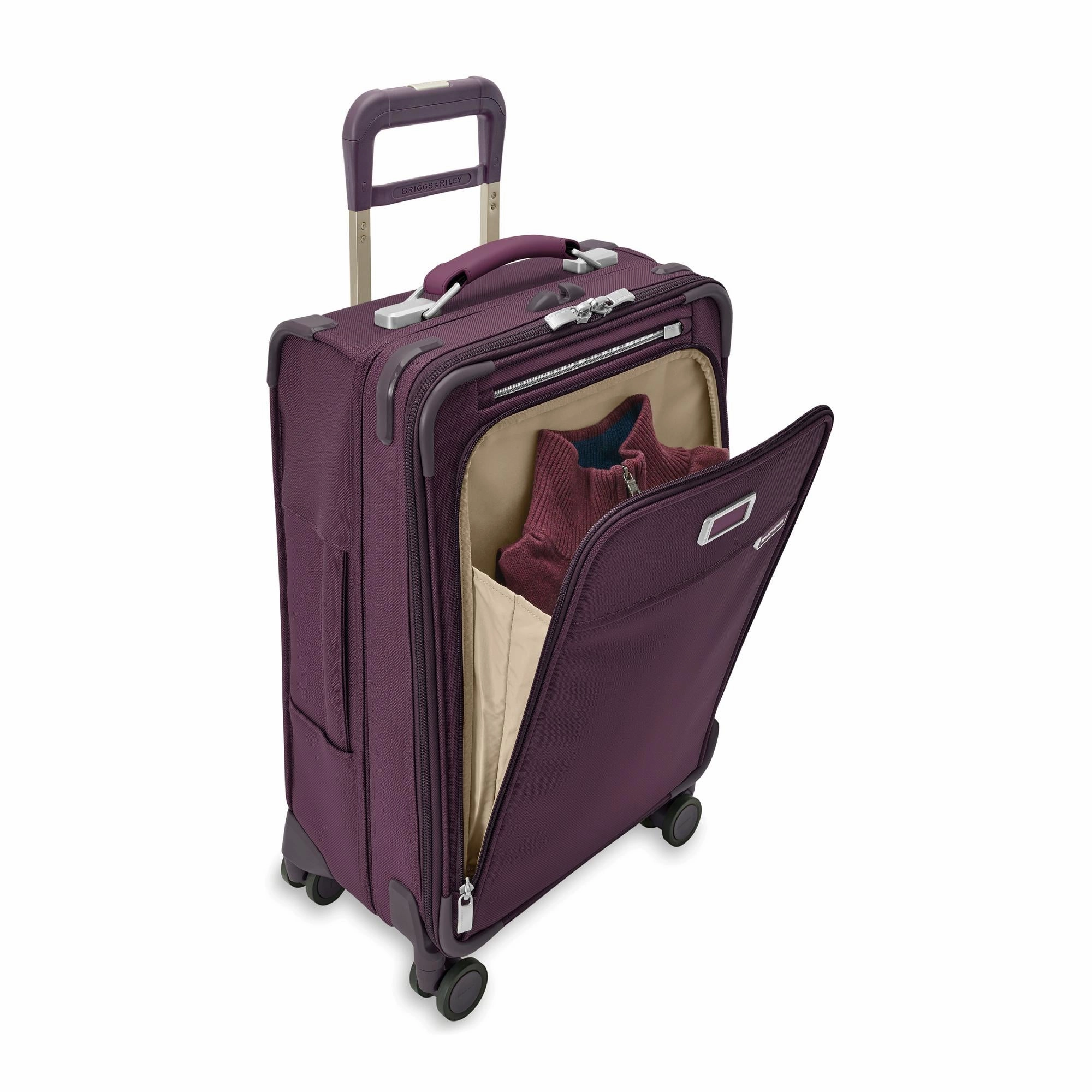 Briggs & Riley Baseline Expandable 22" Essential Carry On Spinner
