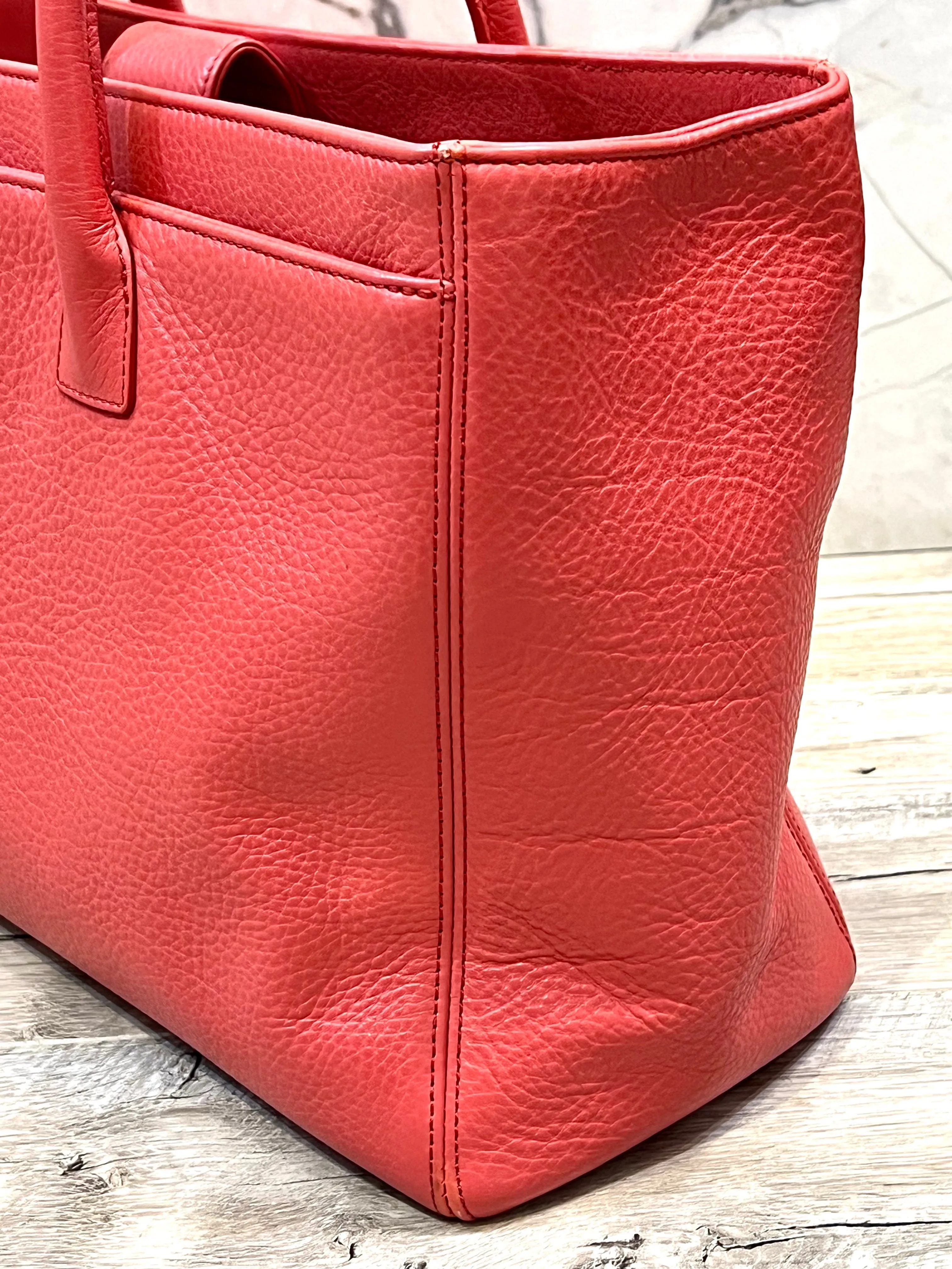 CHANEL PEBBLED LEATHER LARGE EXECUTIVE TOTE BAG WITH SHOULDER STRAP