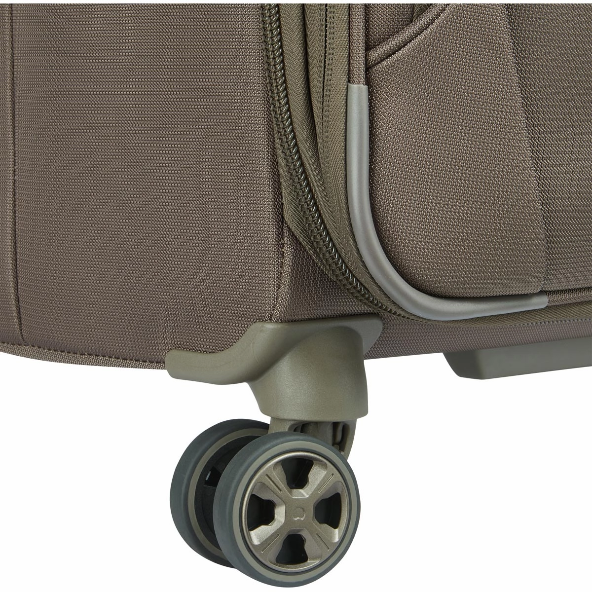 Delsey Helium DLX 25" Expandable Spinner Upright