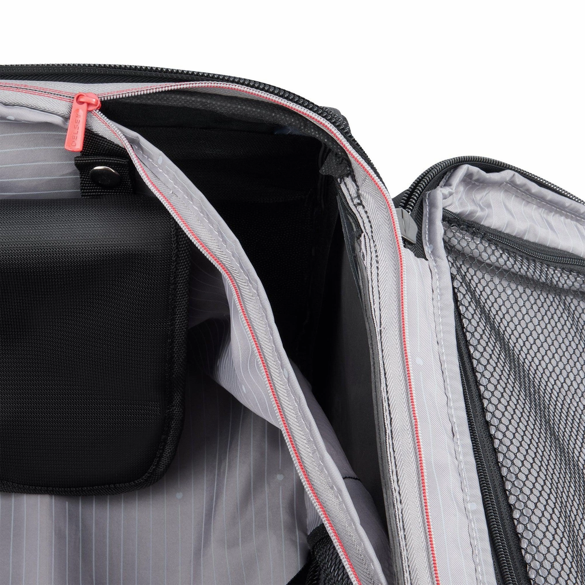 Delsey Helium DLX 25" Expandable Spinner Upright