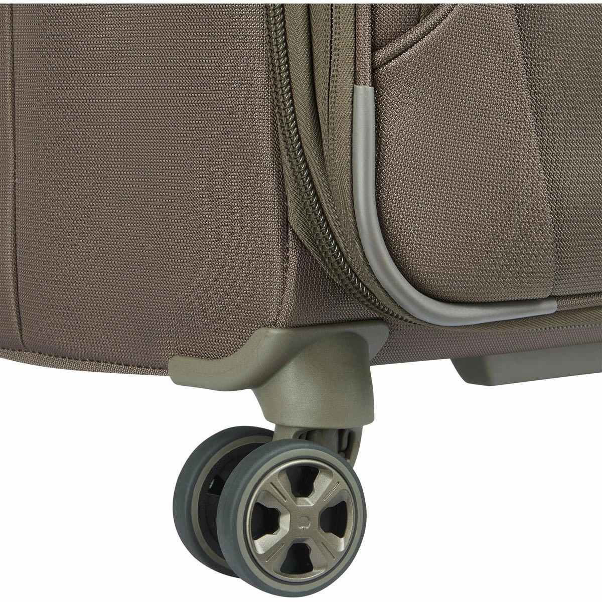 Delsey Helium DLX 25" Expandable Spinner Upright