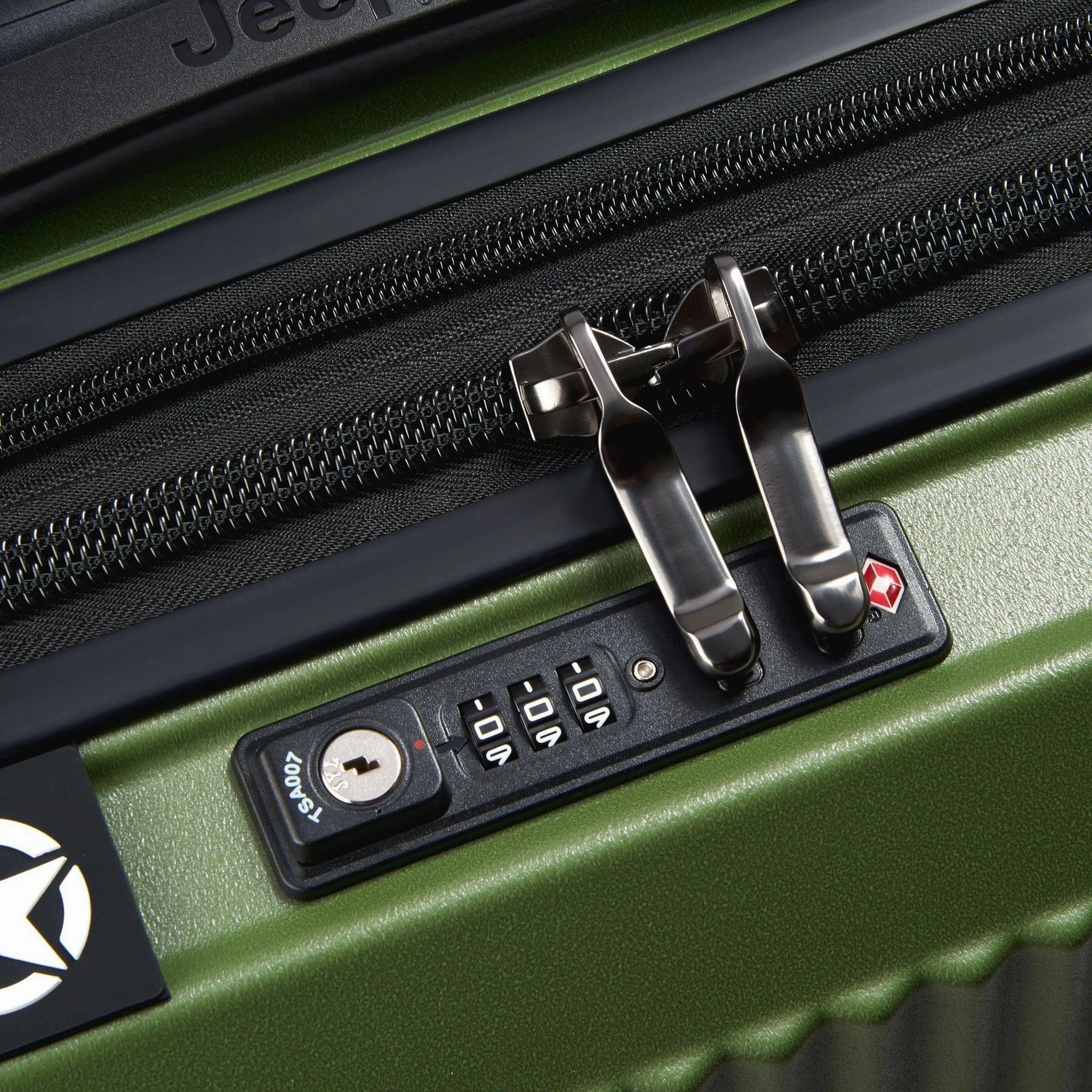Delsey Jeep JH001A 21" Spinner Carry-On