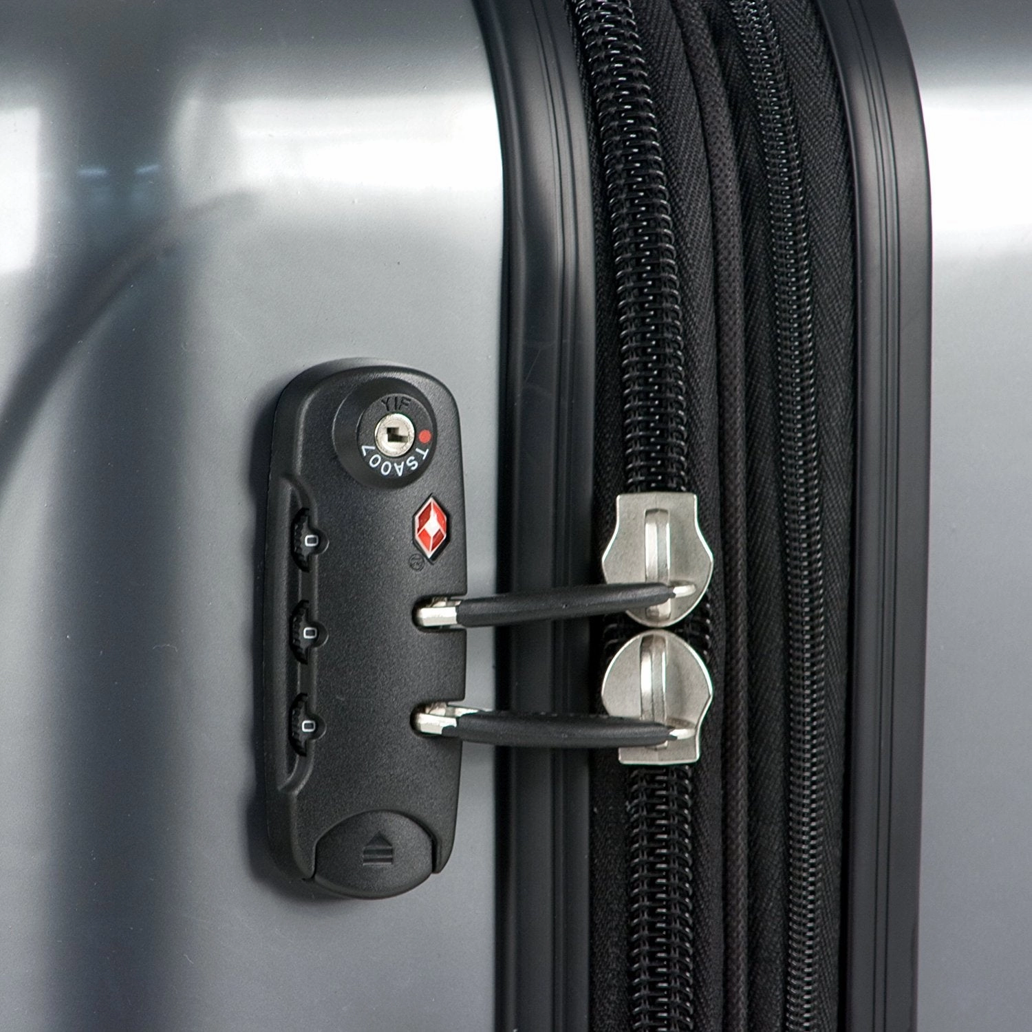 DELSEY Paris Helium Aero 2 Piece Set (21"/25") 4-Wheel Luggage Sets