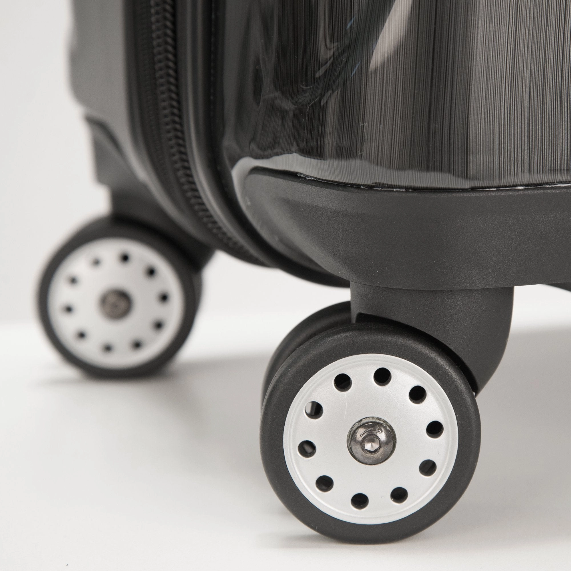 DELSEY Paris Helium Aero Expandable Spinner Trolley