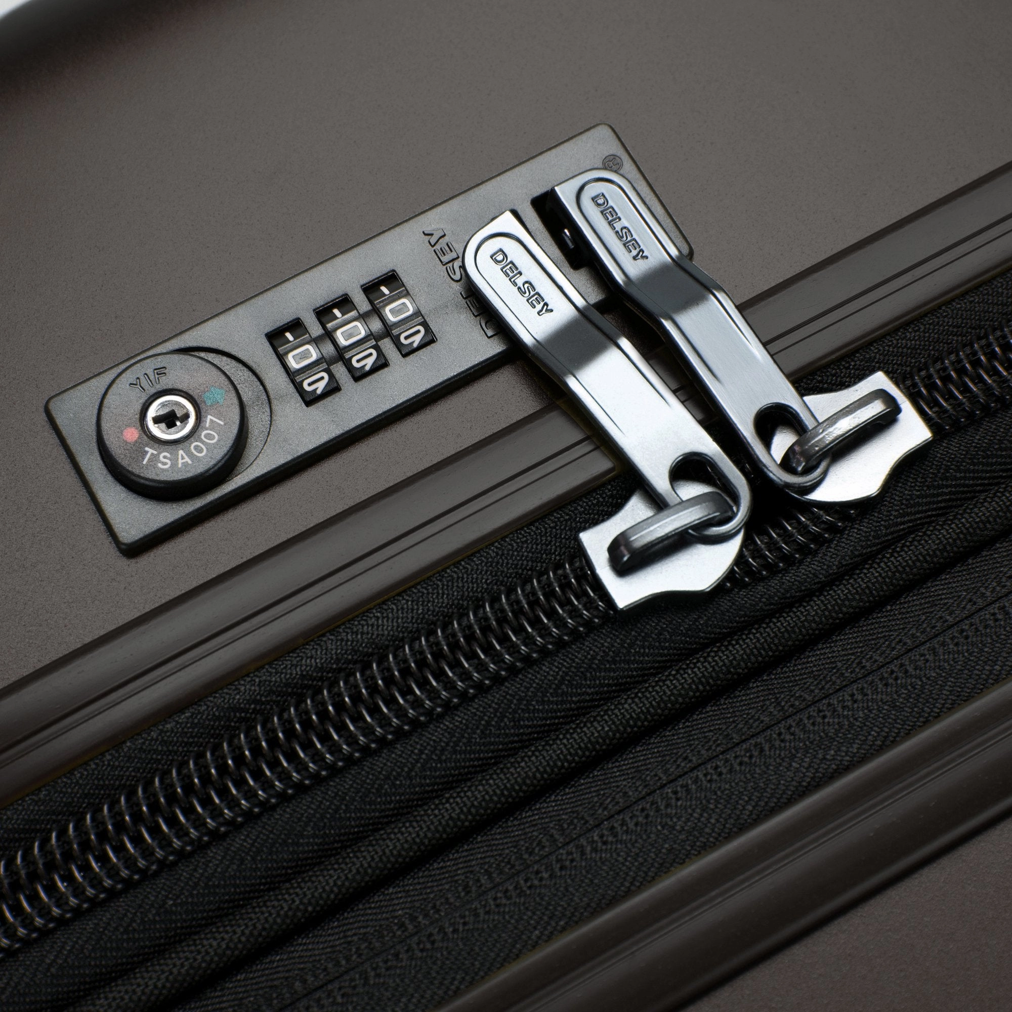 DELSEY Paris Helium Titanium 25" 4-Wheel Medium Luggage