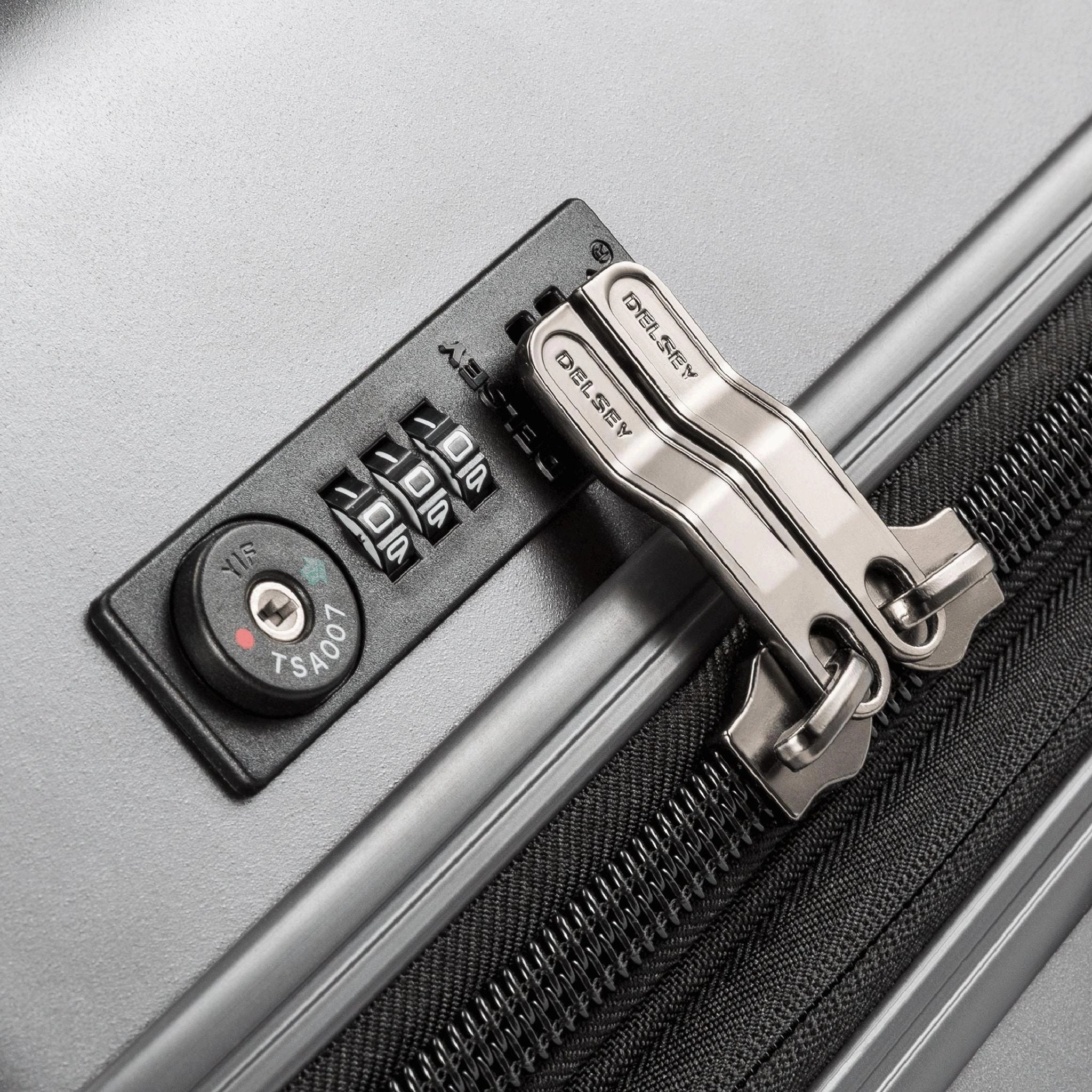 Delsey Titanium Large Expandable Spinner