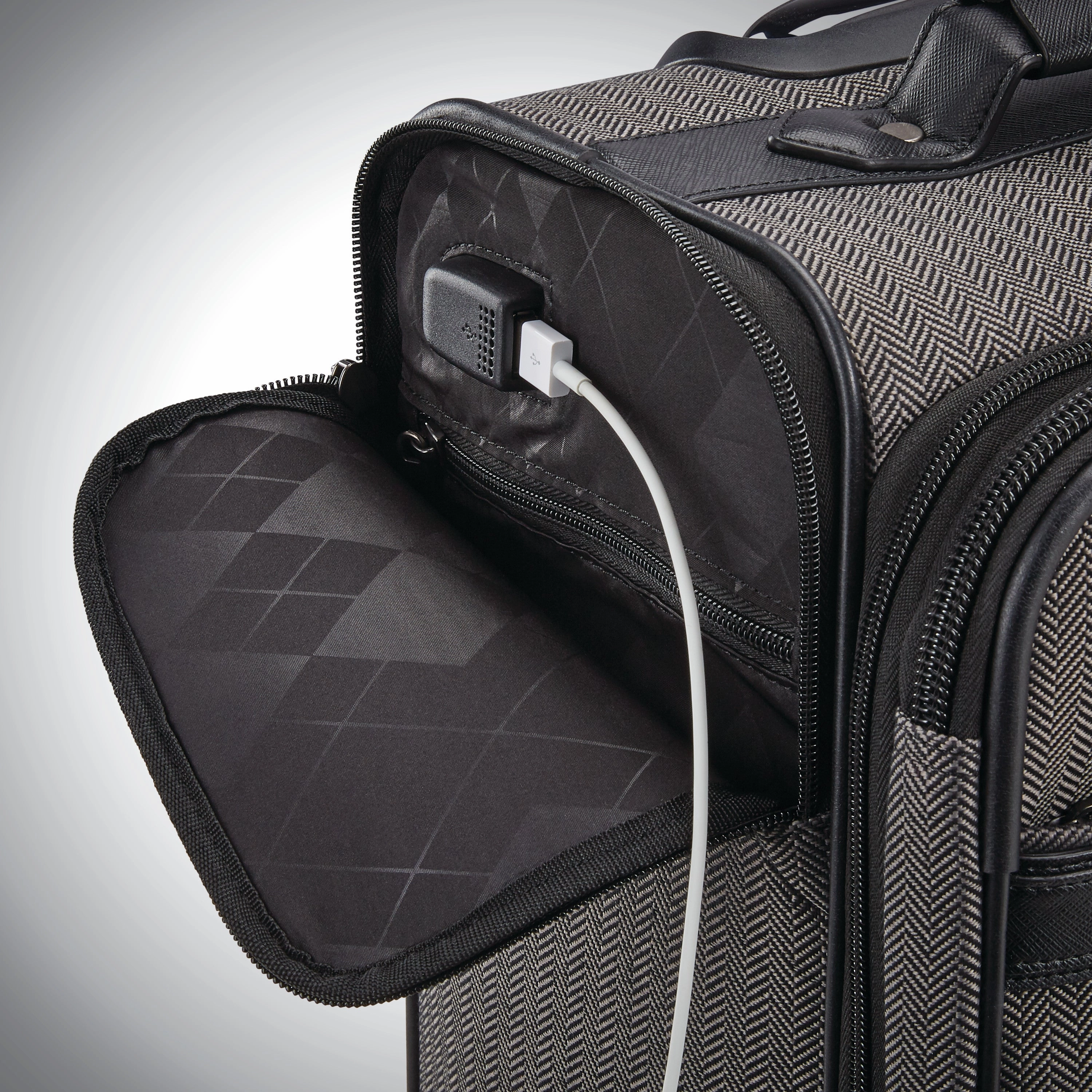 Hartmann Herringbone Deluxe 20" 4-Wheel Carry-On Luggage
