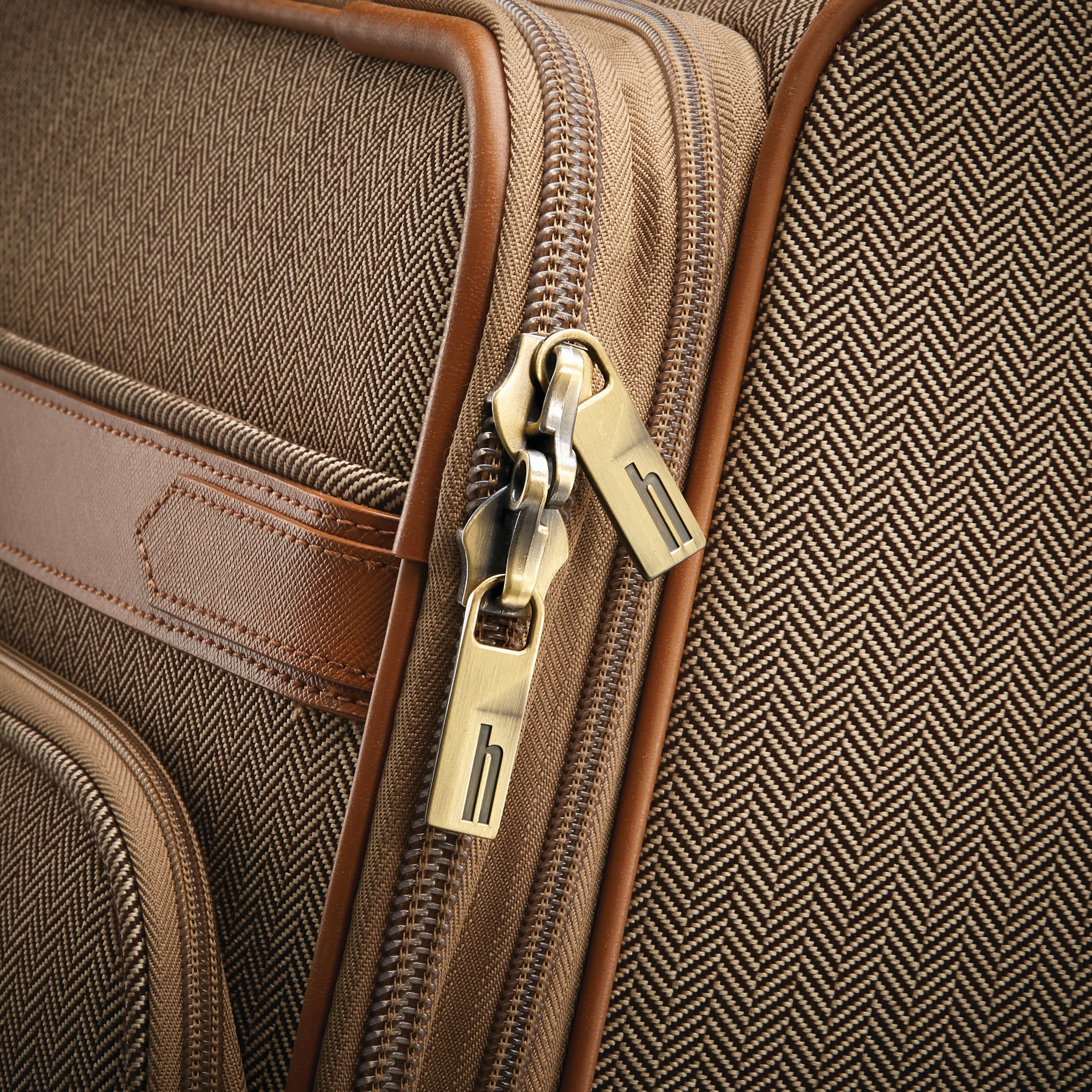 Hartmann Herringbone Deluxe 24" 4-Wheel Medium Luggage