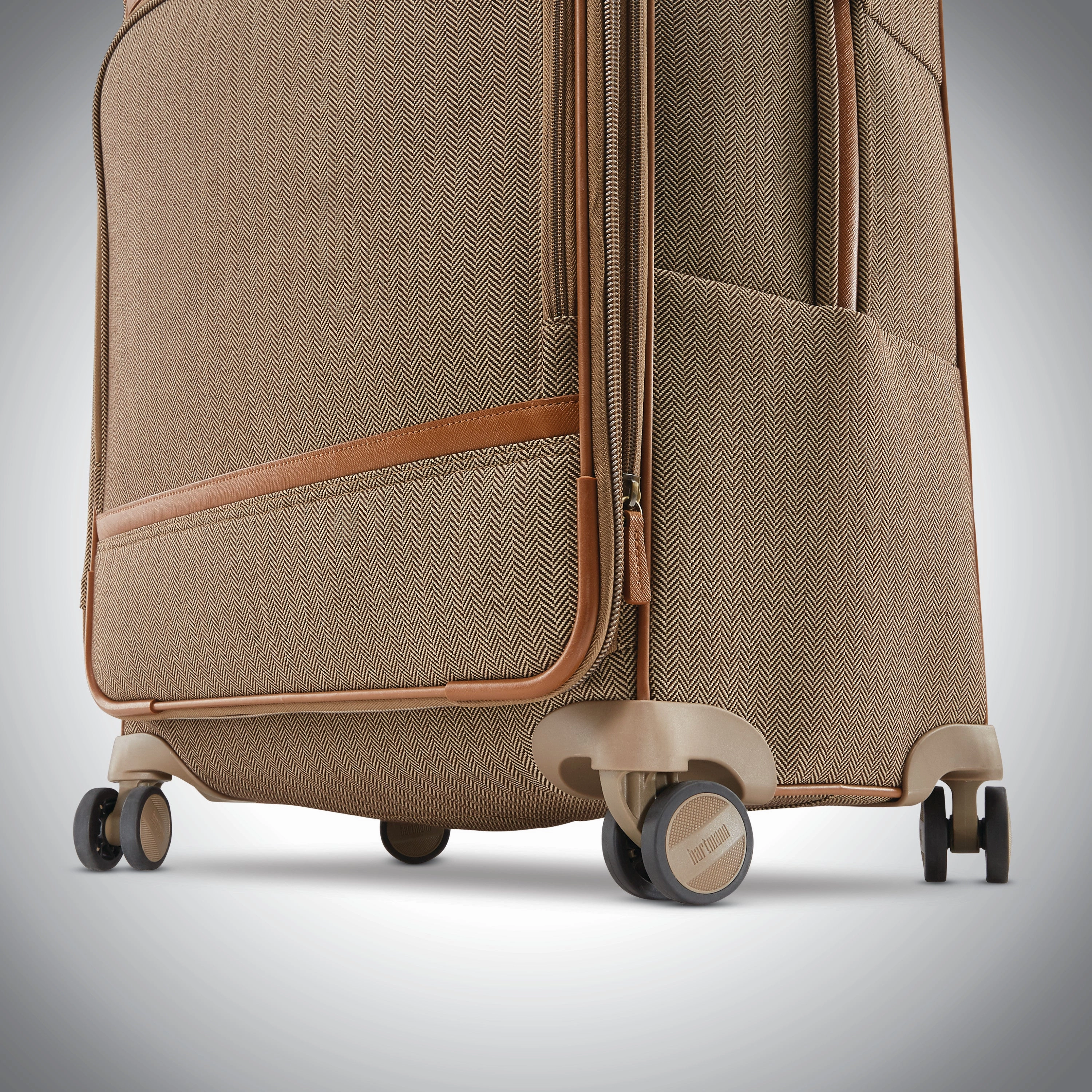 Hartmann Herringbone Deluxe 24" 4-Wheel Medium Luggage