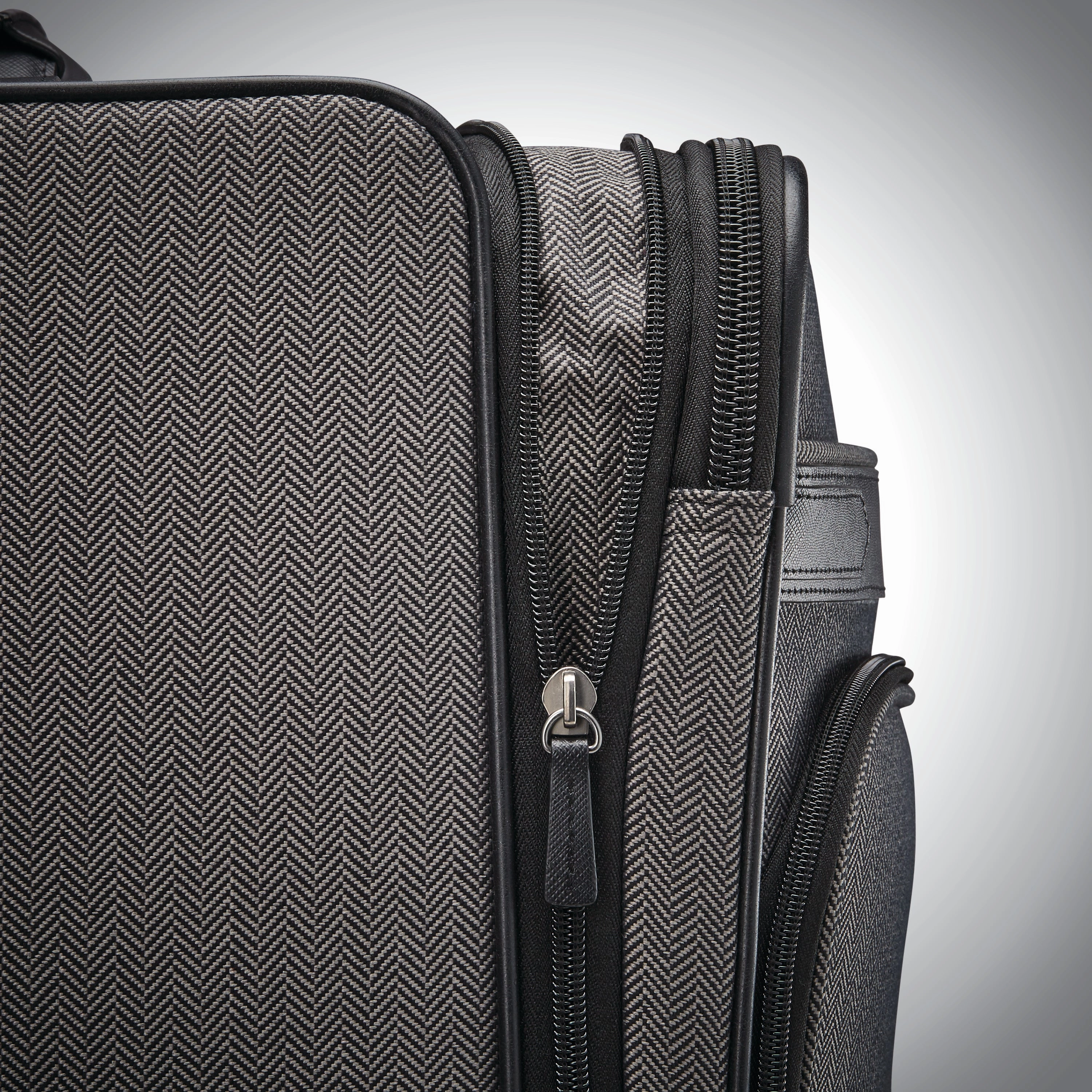 Hartmann Herringbone Deluxe 24" 4-Wheel Medium Luggage