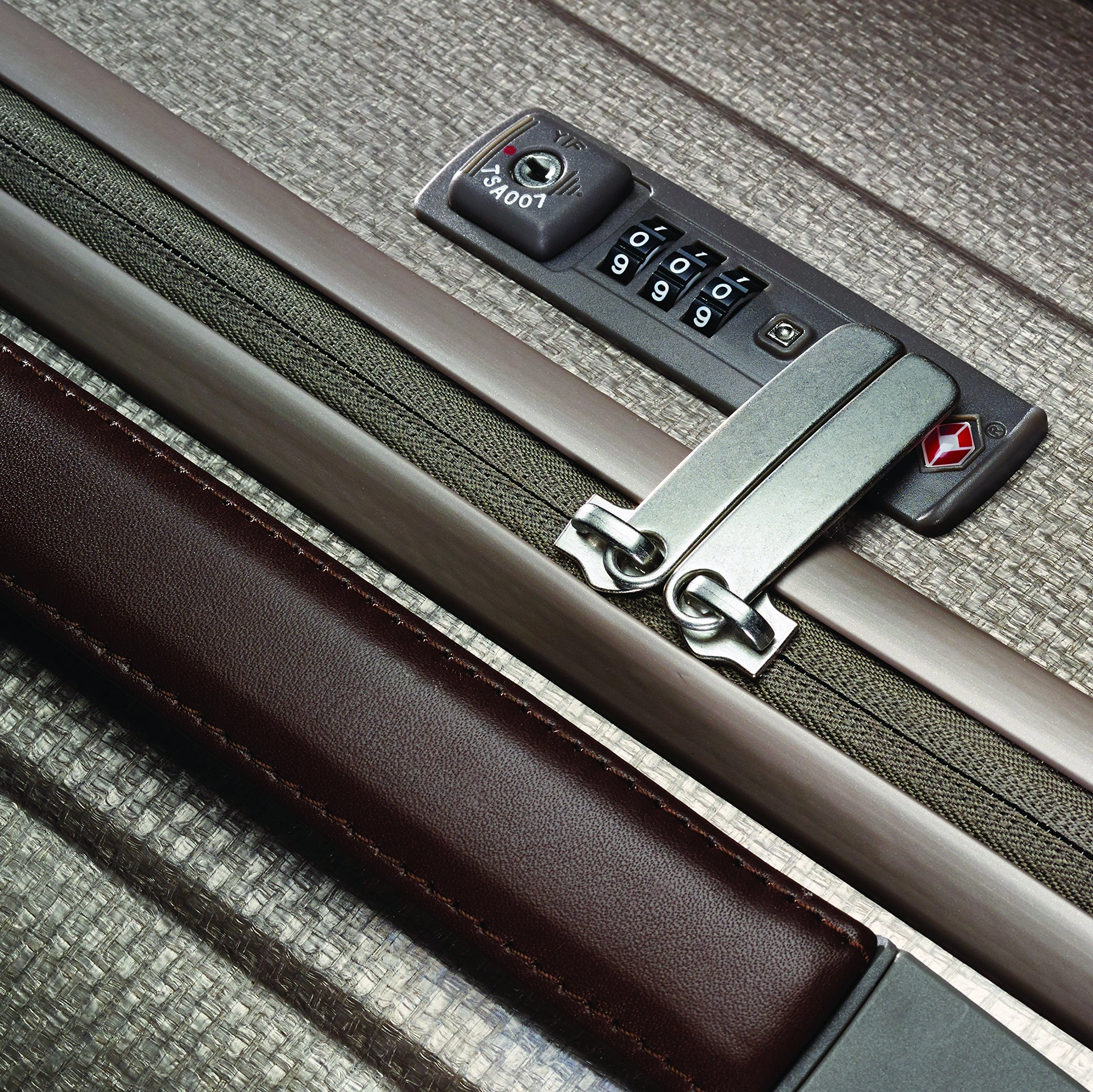 Hartmann Innovaire 4-Wheel Spinner Softside Travel Luggage
