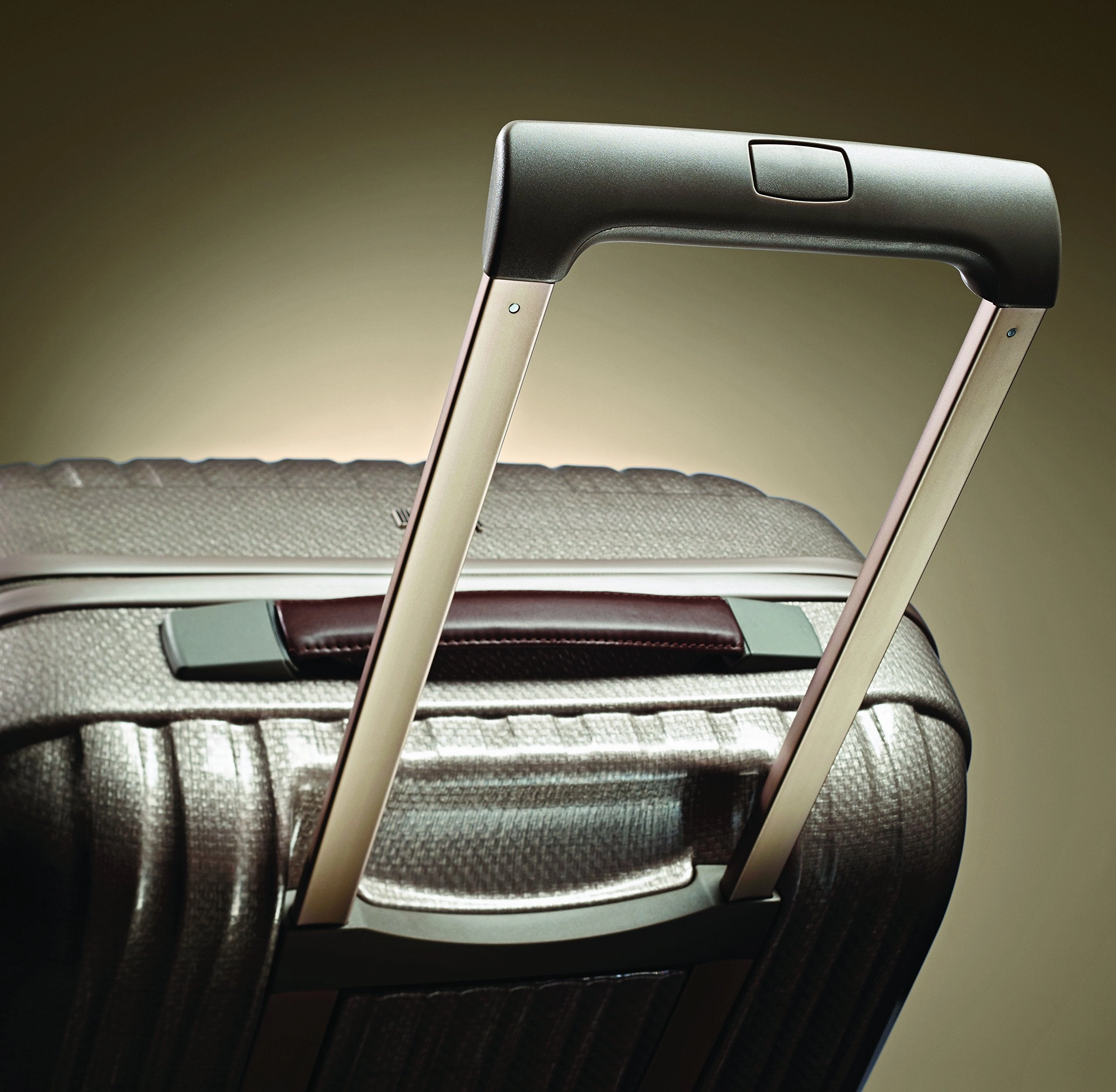 Hartmann Innovaire 4-Wheel Spinner Softside Travel Luggage