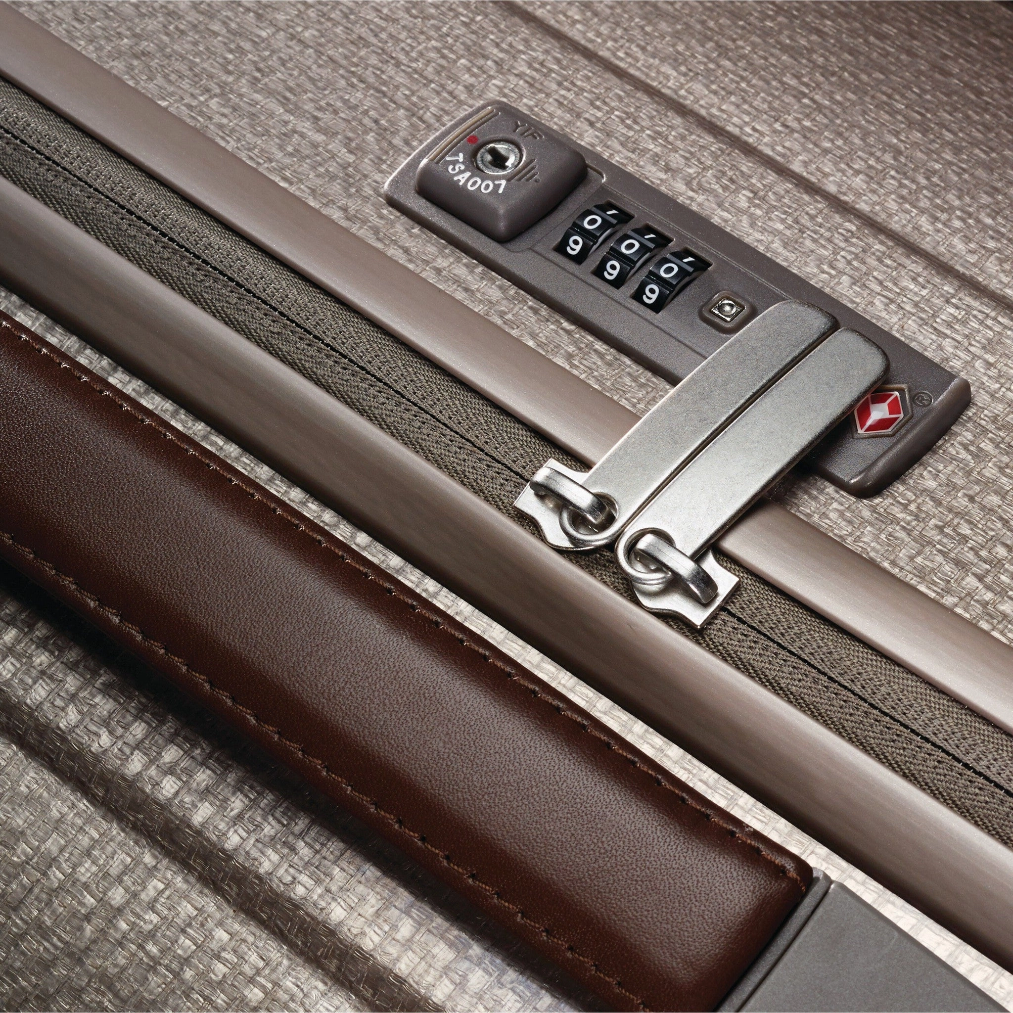 Hartmann InnovAire Global Carry On Spinner