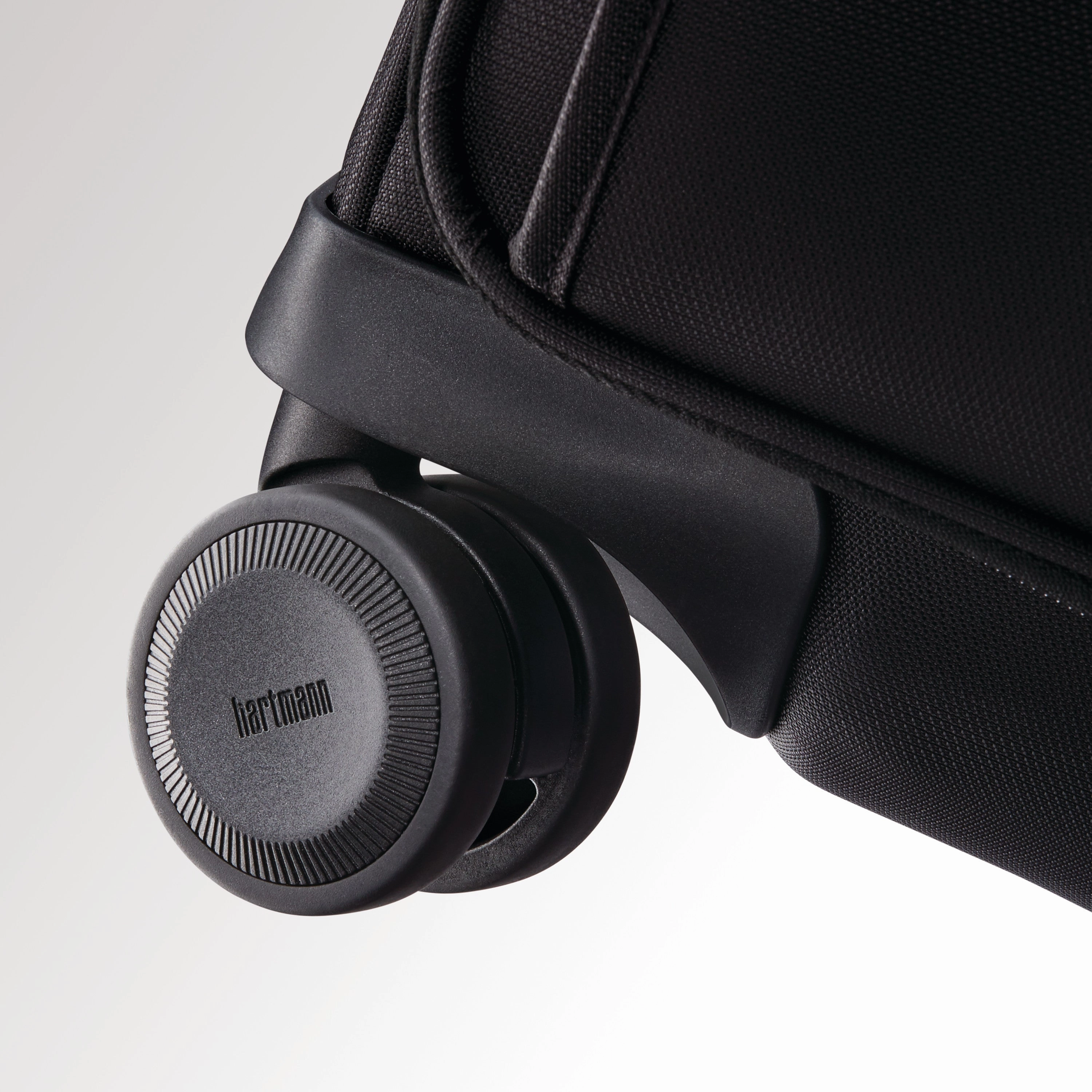 Hartmann Metropolitan 2 Global Carry-On Expandable Spinner
