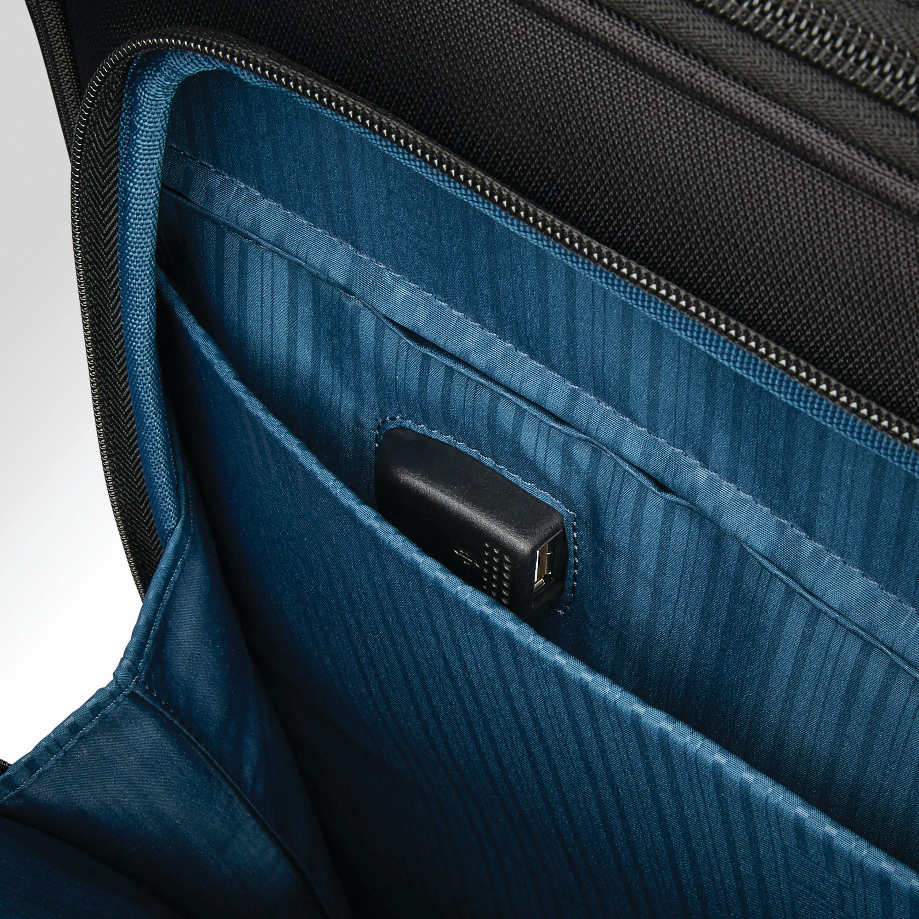 Hartmann Metropolitan 2 Global Carry-On Expandable Spinner