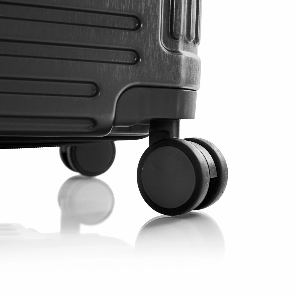 Heys Edge Polycarbonate Expandable Spinner Medium Luggage with TSA lock