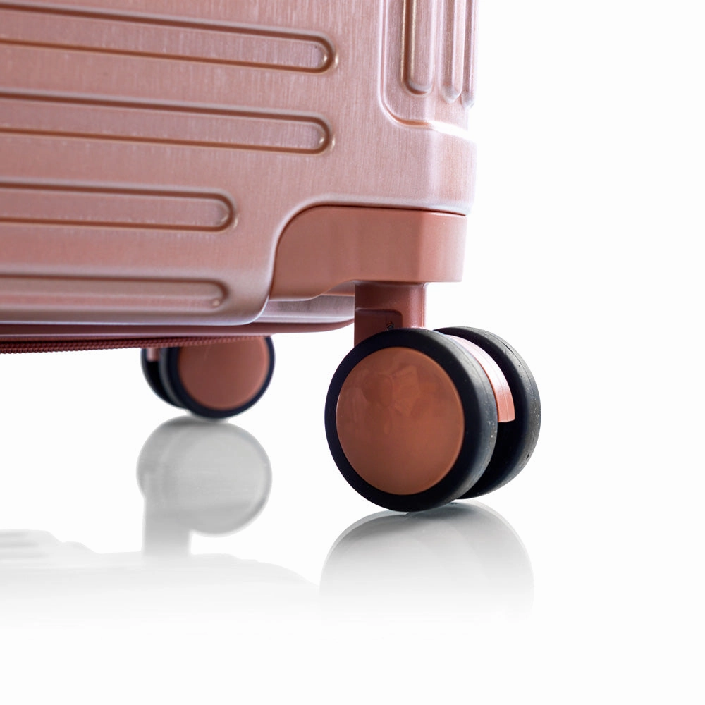 Heys Edge Polycarbonate Expandable Spinner Medium Luggage with TSA lock