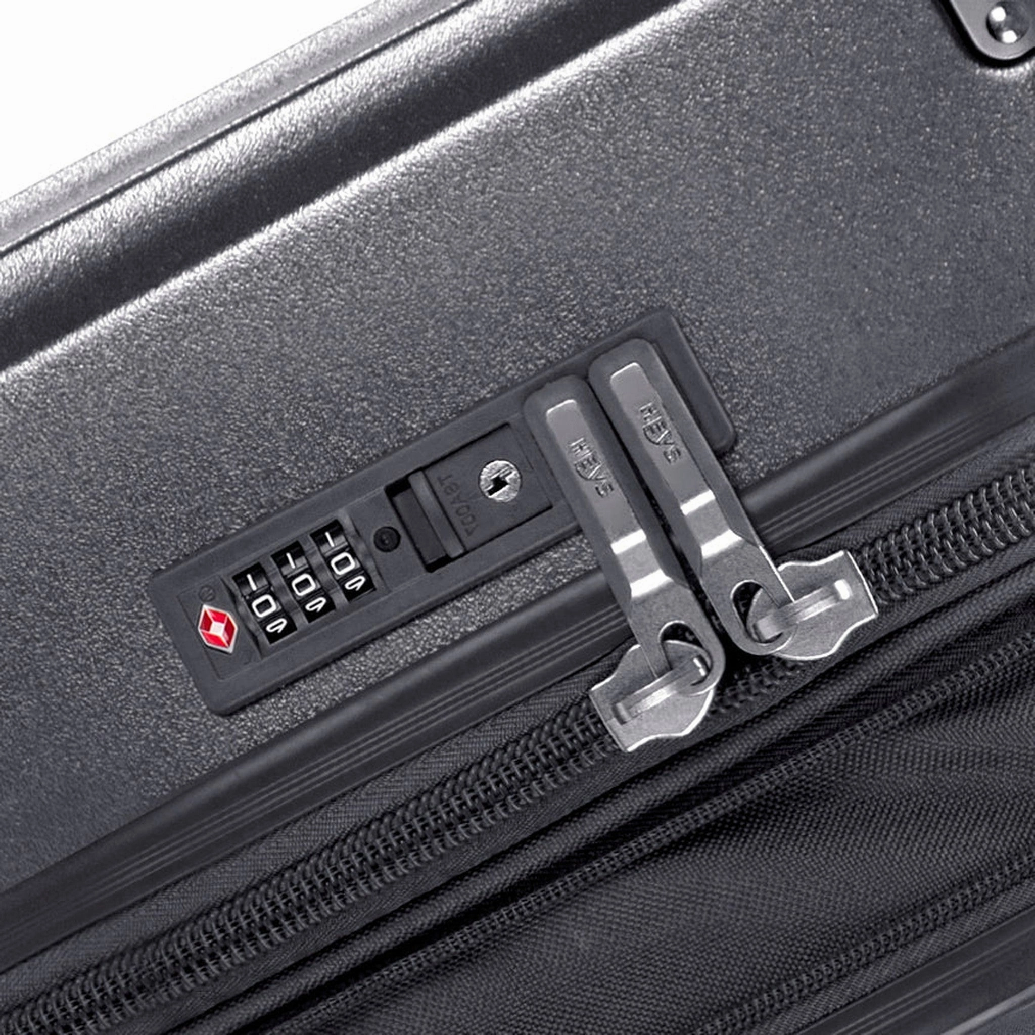 Heys Luxe 30" Trunk Spinner