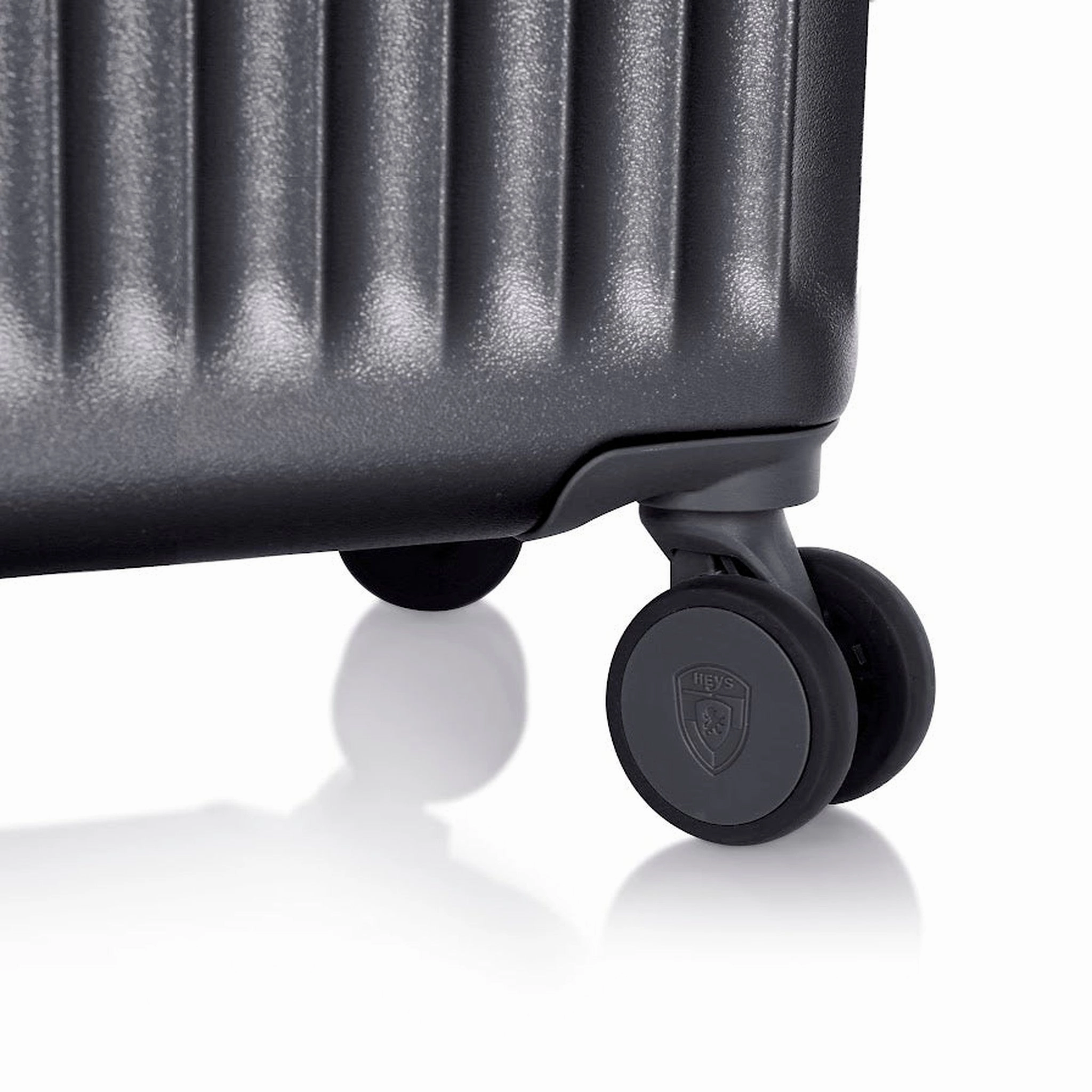 Heys Luxe 30" Trunk Spinner