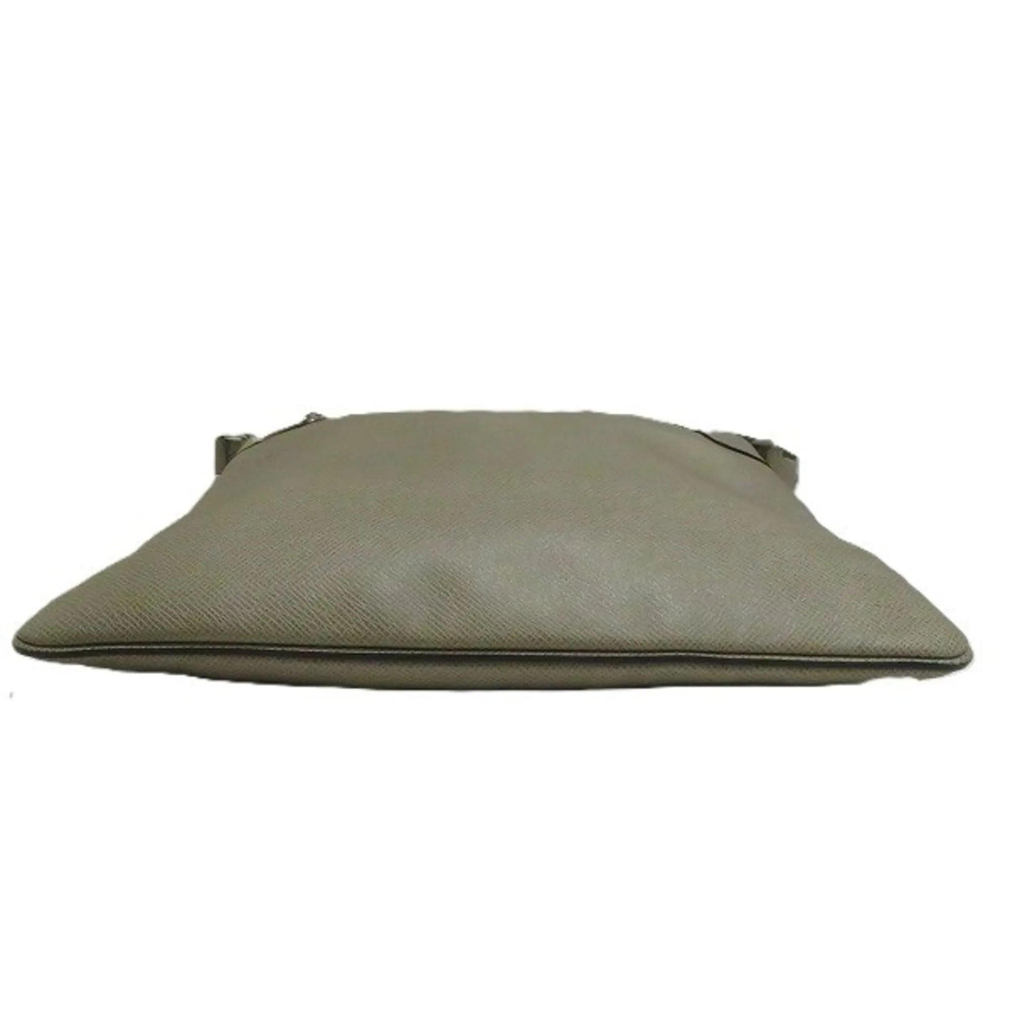 Louis Vuitton Taiga  Taiga Leather Shoulder Bag
