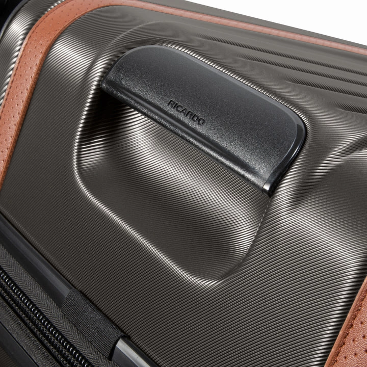Montecito 2.0 Hardside Large Check in Expandable Spinner