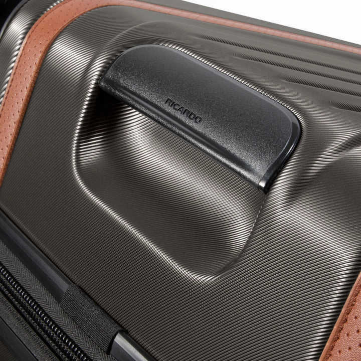 Montecito 2.0 Hardside Medium Check in Expandable Spinner