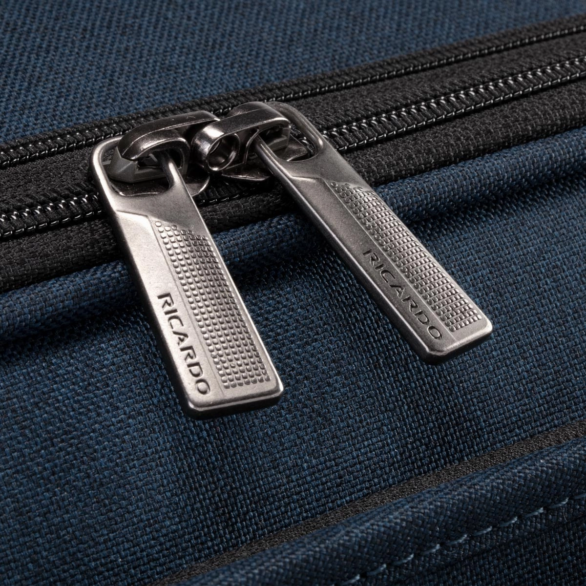 Ricardo Beverly Hills Malibu Bay 3.0 Medium Check-In Spinner