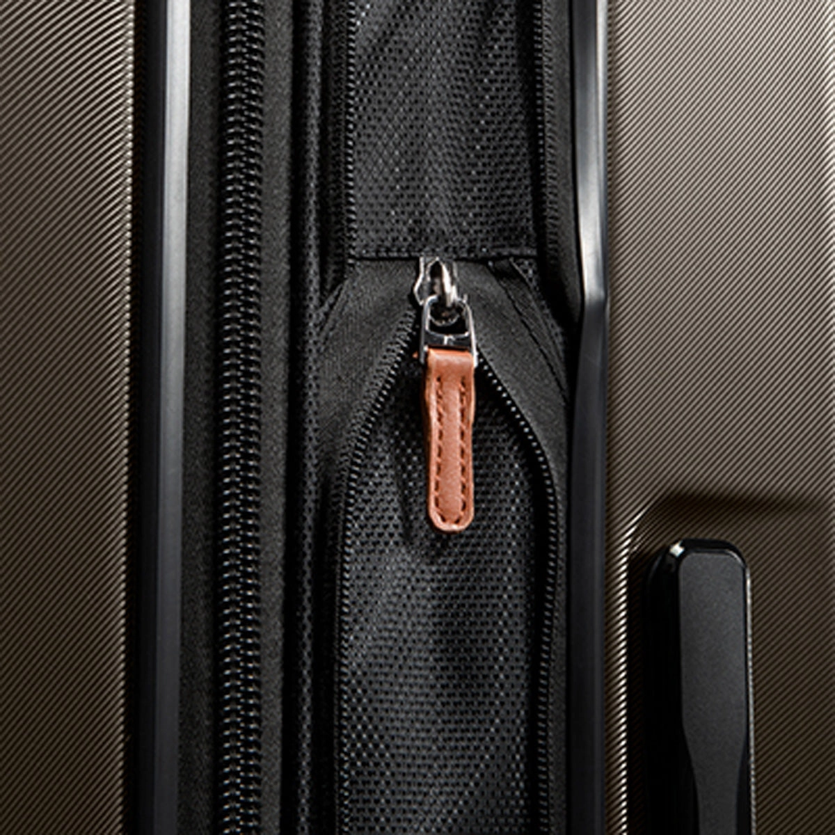 Ricardo Beverly Hills Montecito 2.0 Medium Check-In Spinner