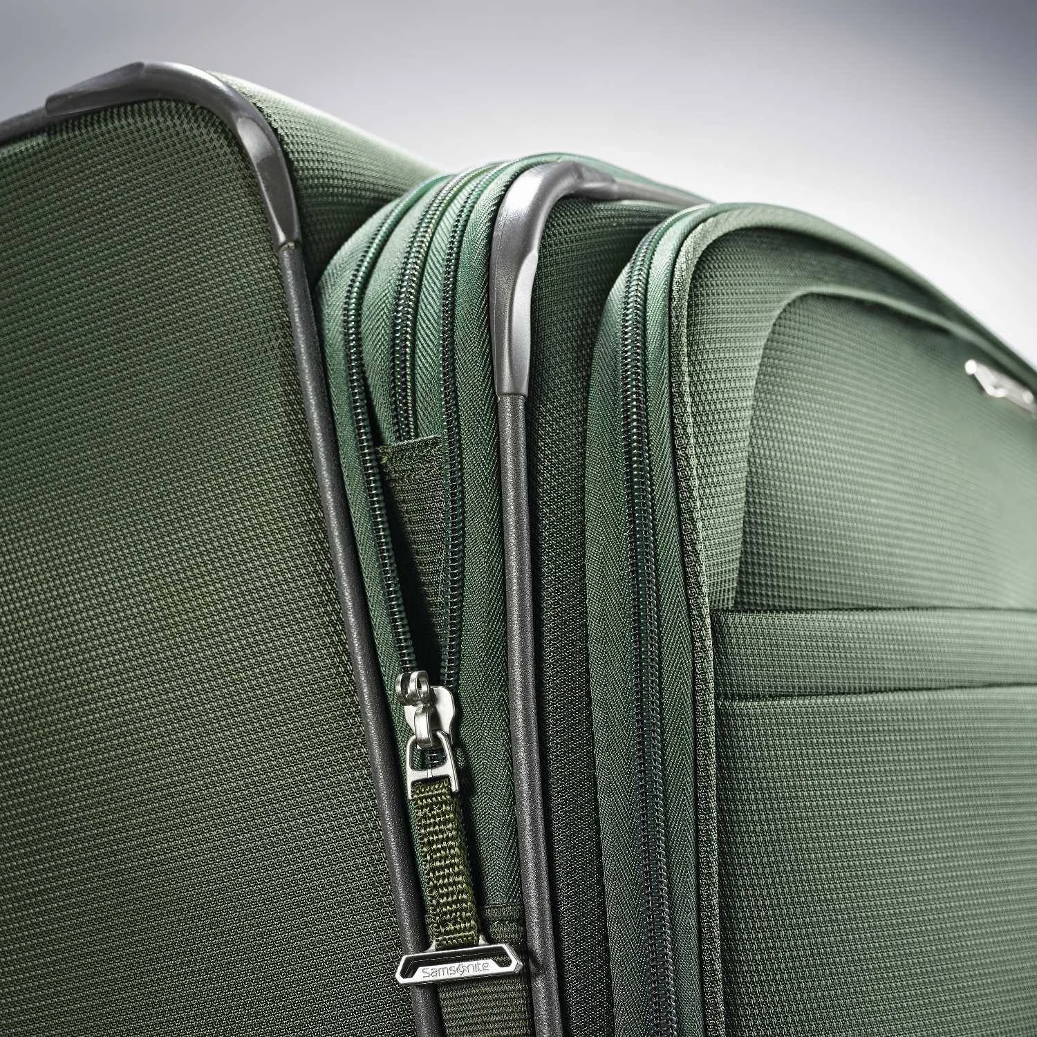 Samsonite Eco-Glide 20" 4-Wheel Carry-On Luggage