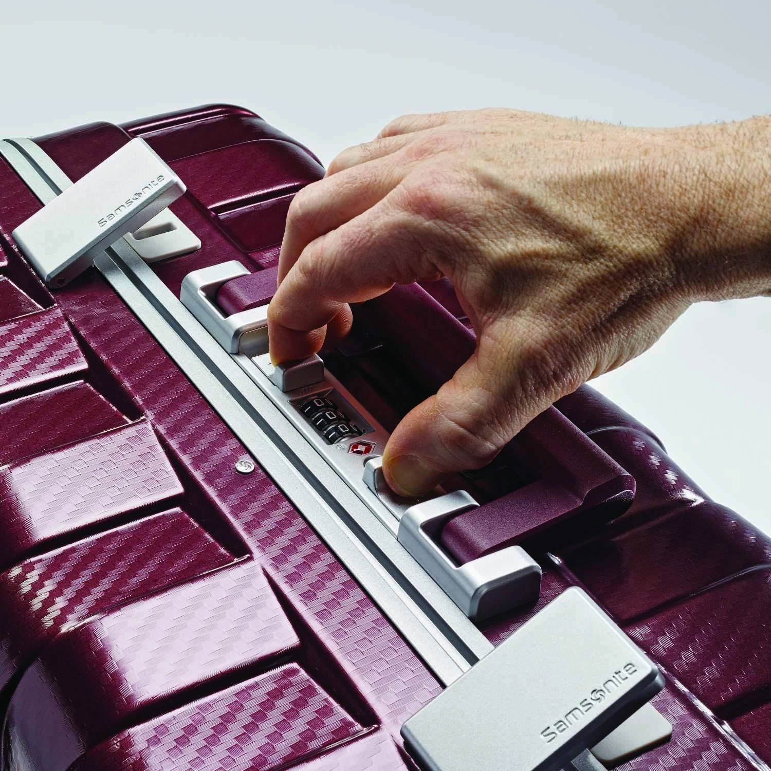 Samsonite Framelock 28" 4-Wheel Large Luggage
