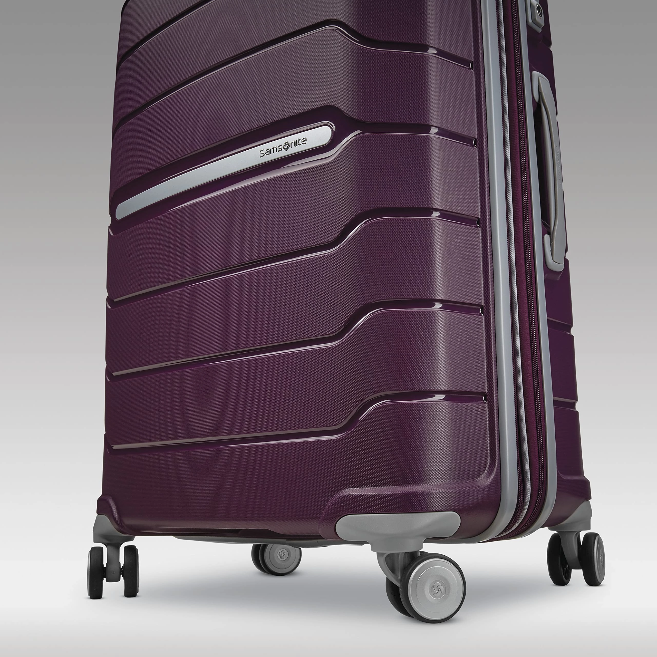 Samsonite Freeform 28" 4-Wheel Large Luggage