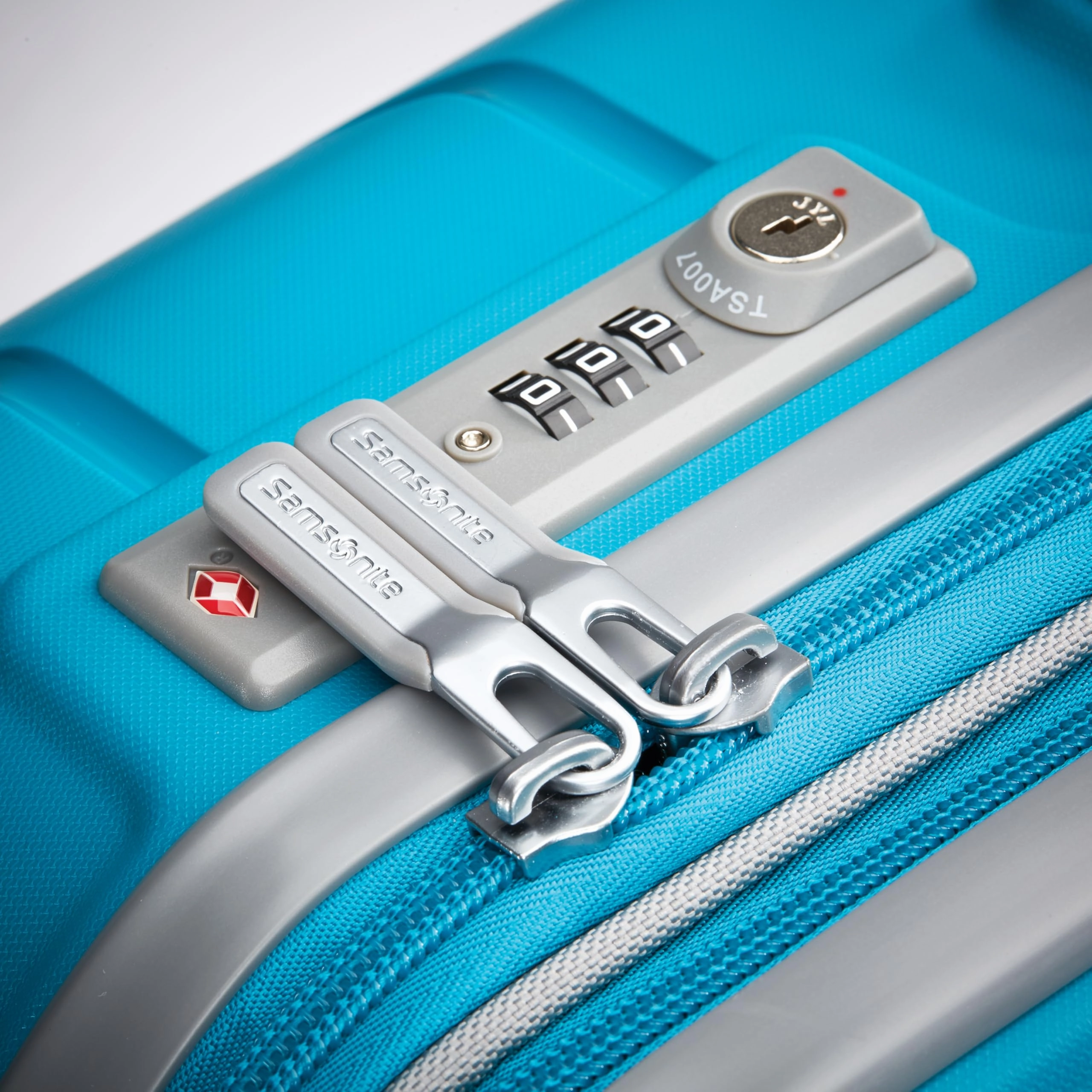 Samsonite Freeform 2 Piece Set (21"/28") 4-Wheel Luggage Sets