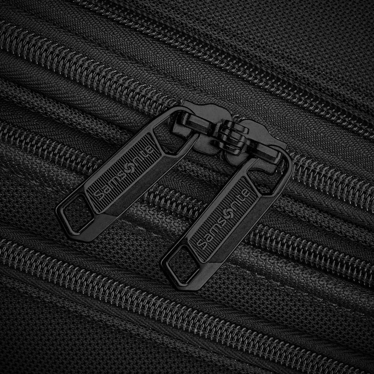 Samsonite Insignis Large Expandable Spinner