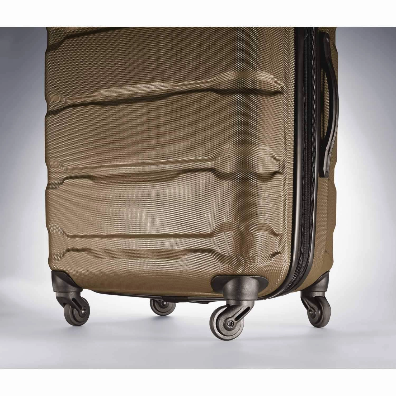 Samsonite Omni PC 2 Piece Set (20"/24") Hardshell 4-Wheel Luggage Sets