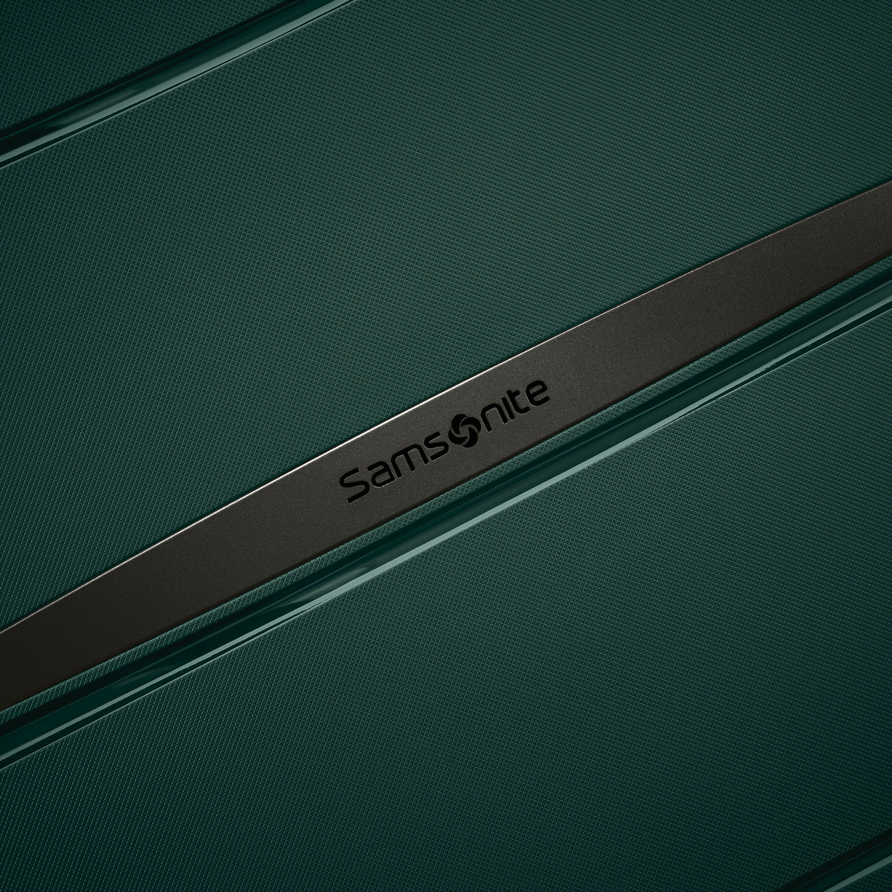 Samsonite Outline Pro Medium Expandable Spinner Luggage