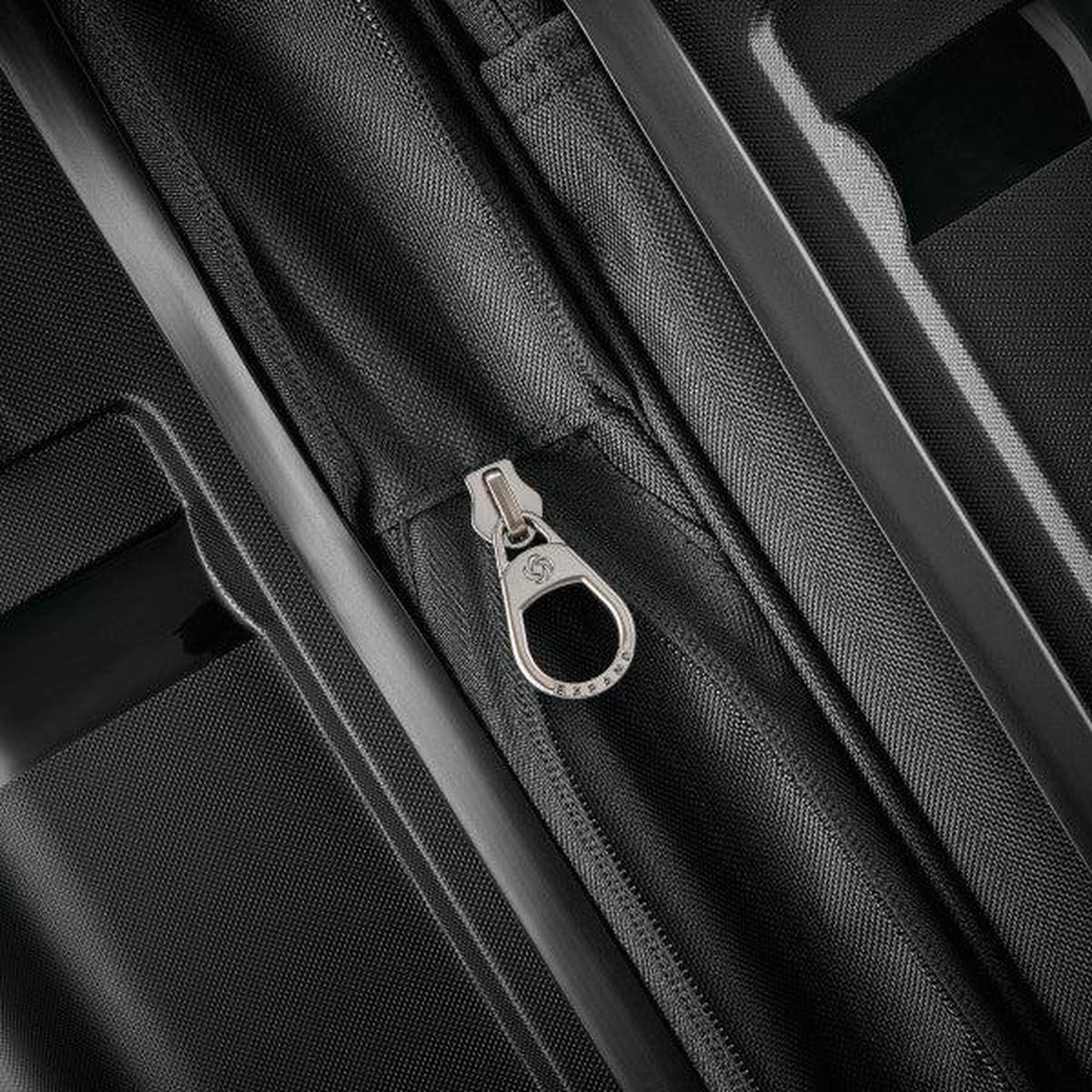 Samsonite Outline Pro Medium Spinner
