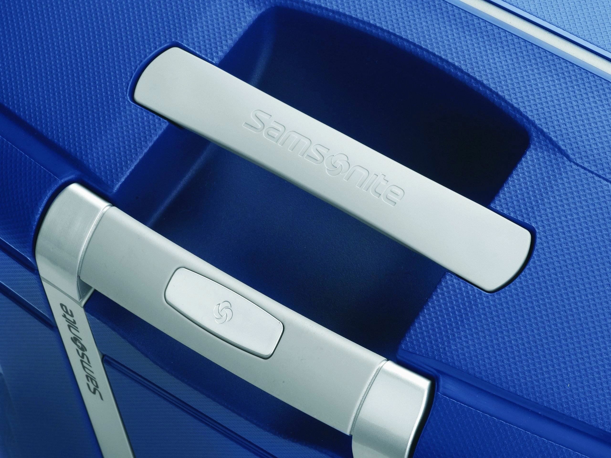 Samsonite S'Cure 28" 4-Wheel Large Luggage