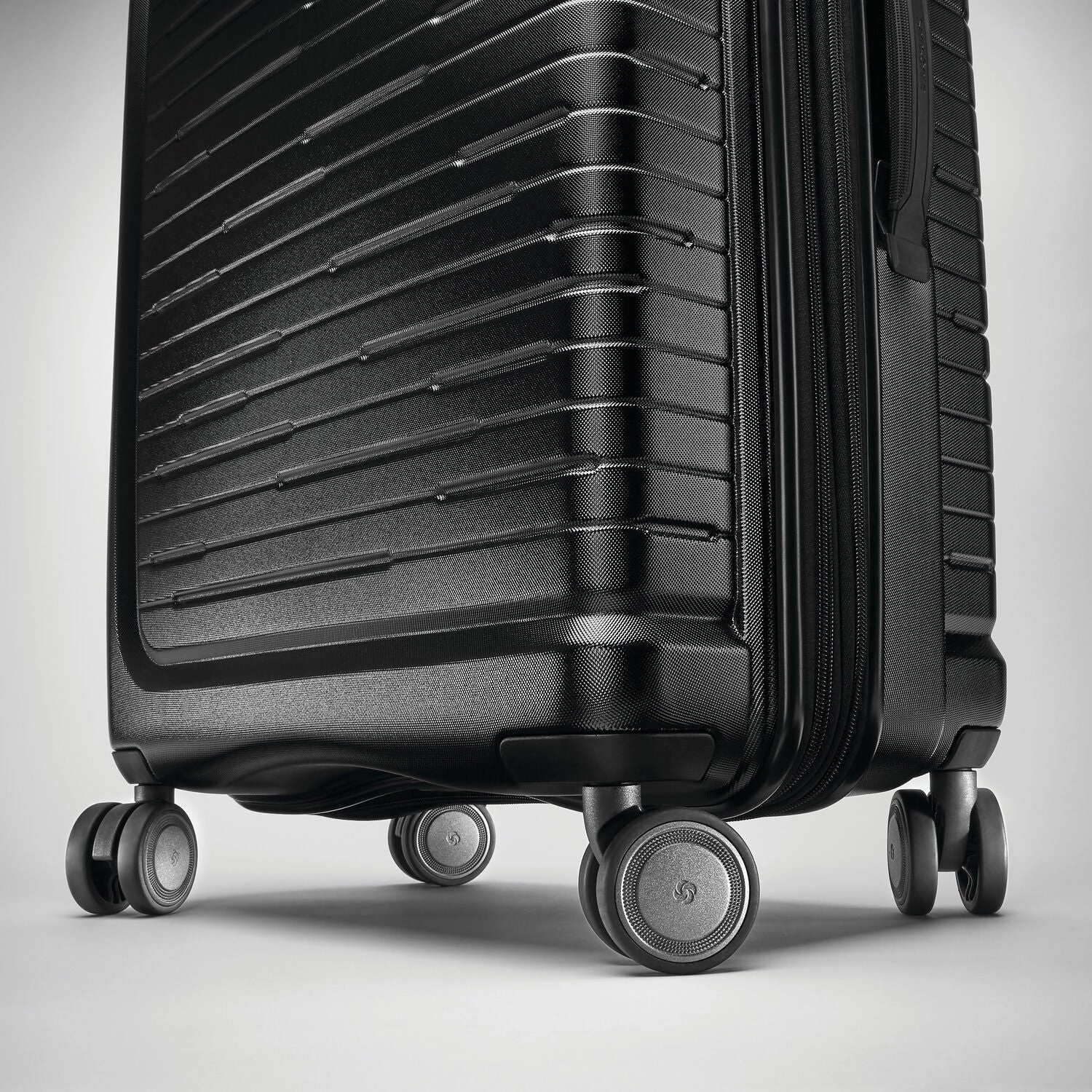 Samsonite Silhouette 16 Hardside Large Expandable Spinner