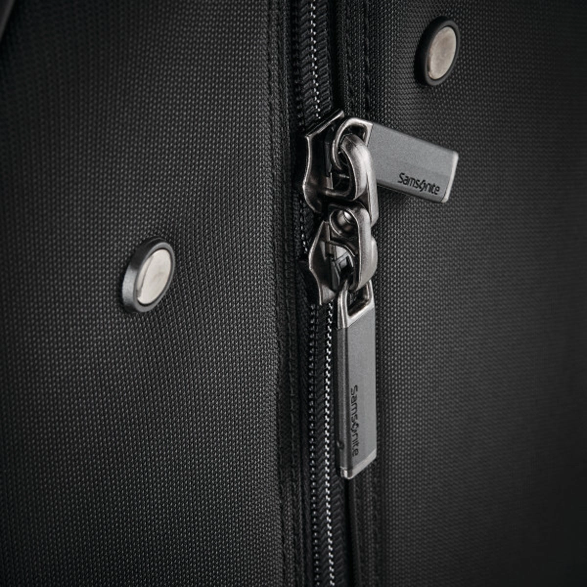 Samsonite Silhouette 17 Spinner Garment Bag