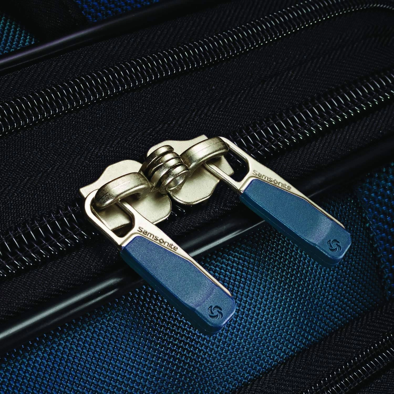 Samsonite Solyte 25" 4-Wheel Medium Luggage