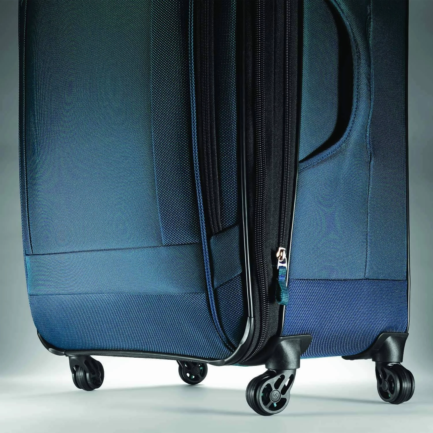 Samsonite Solyte 25" 4-Wheel Medium Luggage