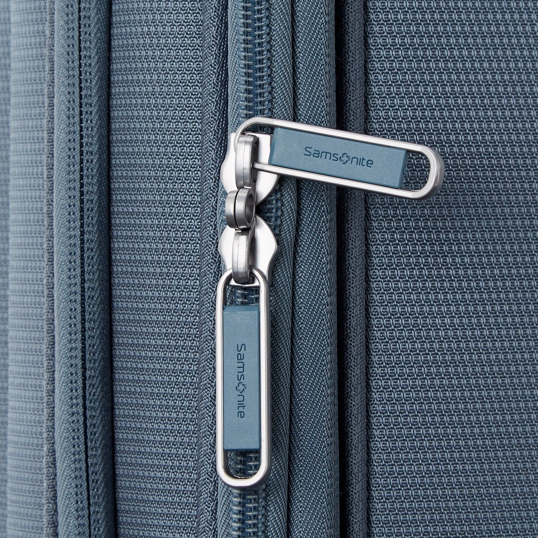 Samsonite UpLift Softside Large Expandable Spinner