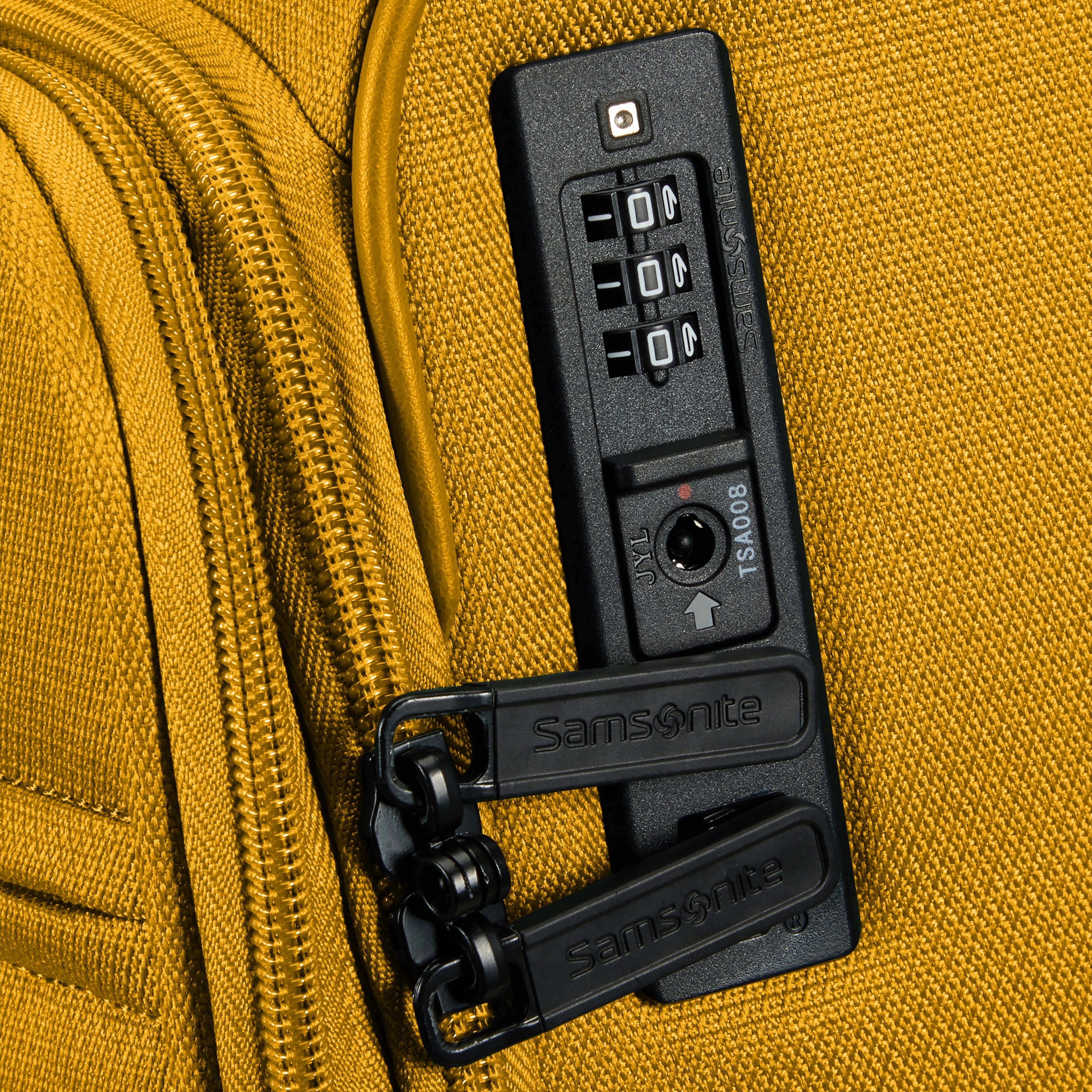 Samsonite Vaycay Spinner Large Expandable Luggage